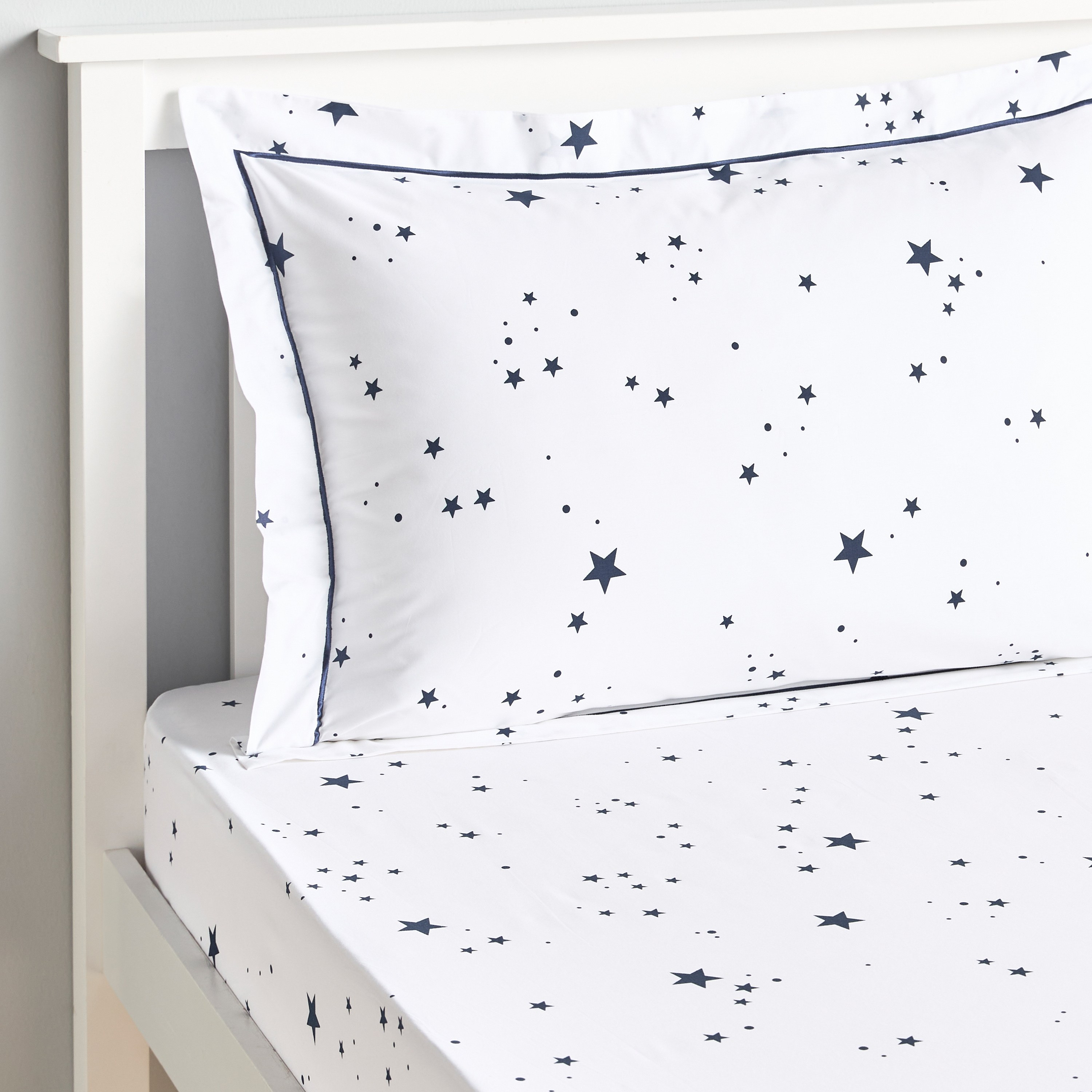 شرشف مطاطي فردي من القطن العضوي بعدد خيوط 200 خيط نجوم - إيكو سناجل - 90x200 سم-kids-beddingandwindows-bedding-fittedandflatsheets-image-2
