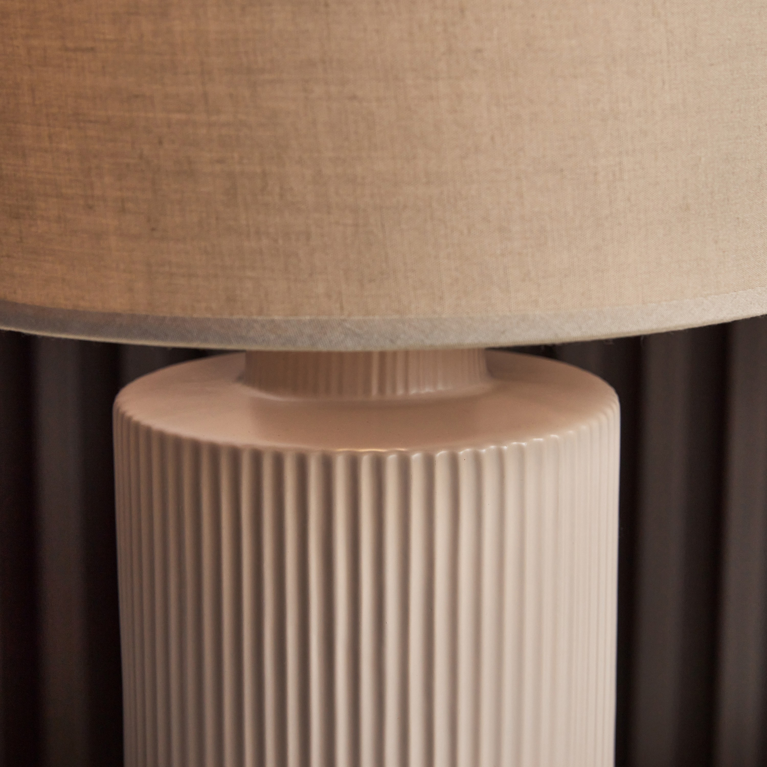 مصباح طاولة سيراميك - رافر- 43 سم-household-lighting-tableanddesklamps-image-3