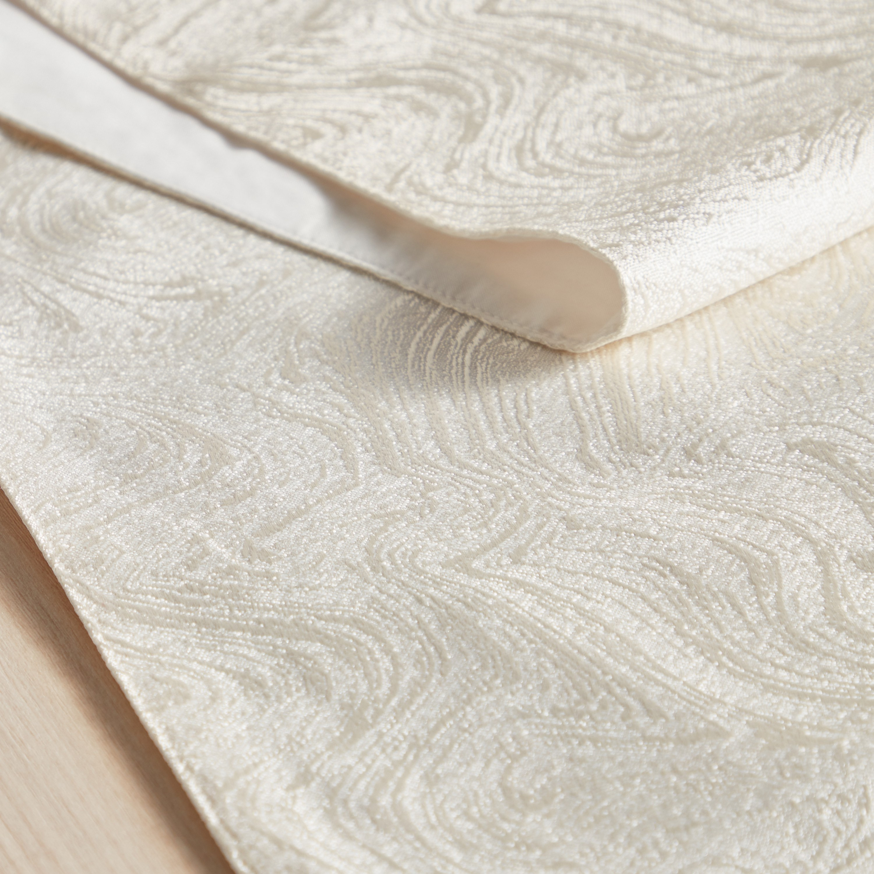 Sama Runner - 33x180 cm-household-dining-tablelinen-runnersandtablecovers-image-2