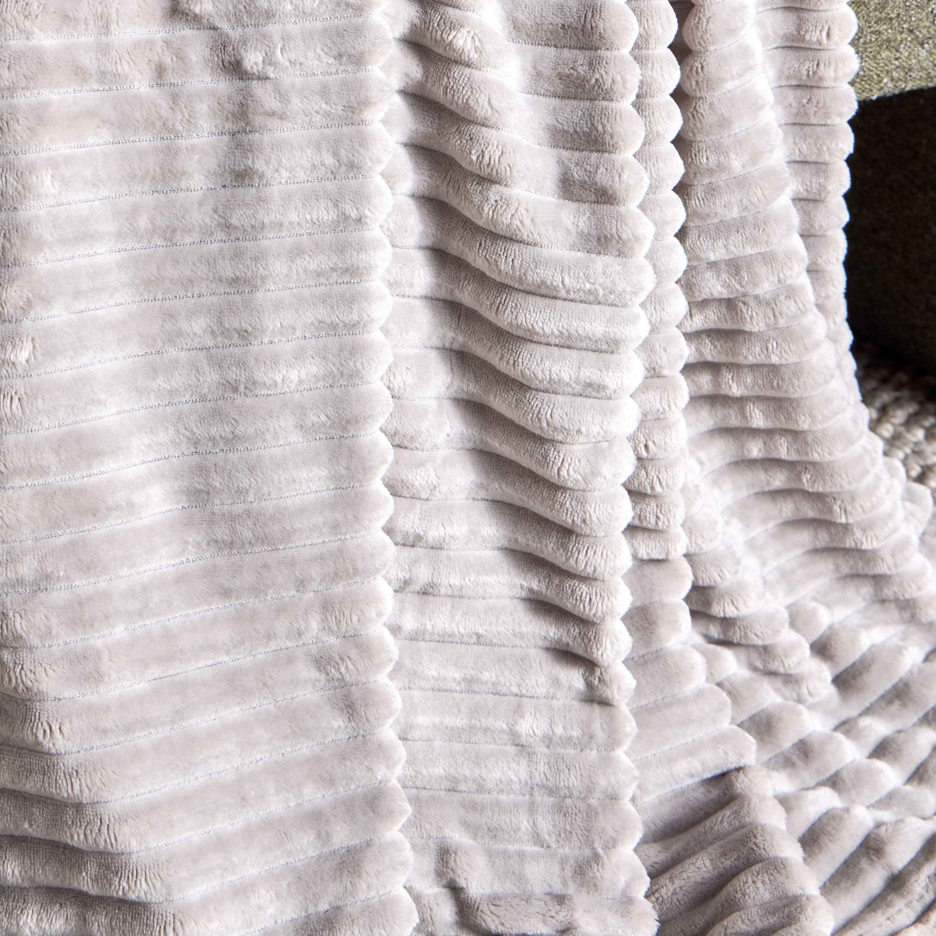 Noura Portia Jacquard Flannel Blanket - 150x200 cm-household-cushionsandthrows-throwsandblankets-blankets-image-2