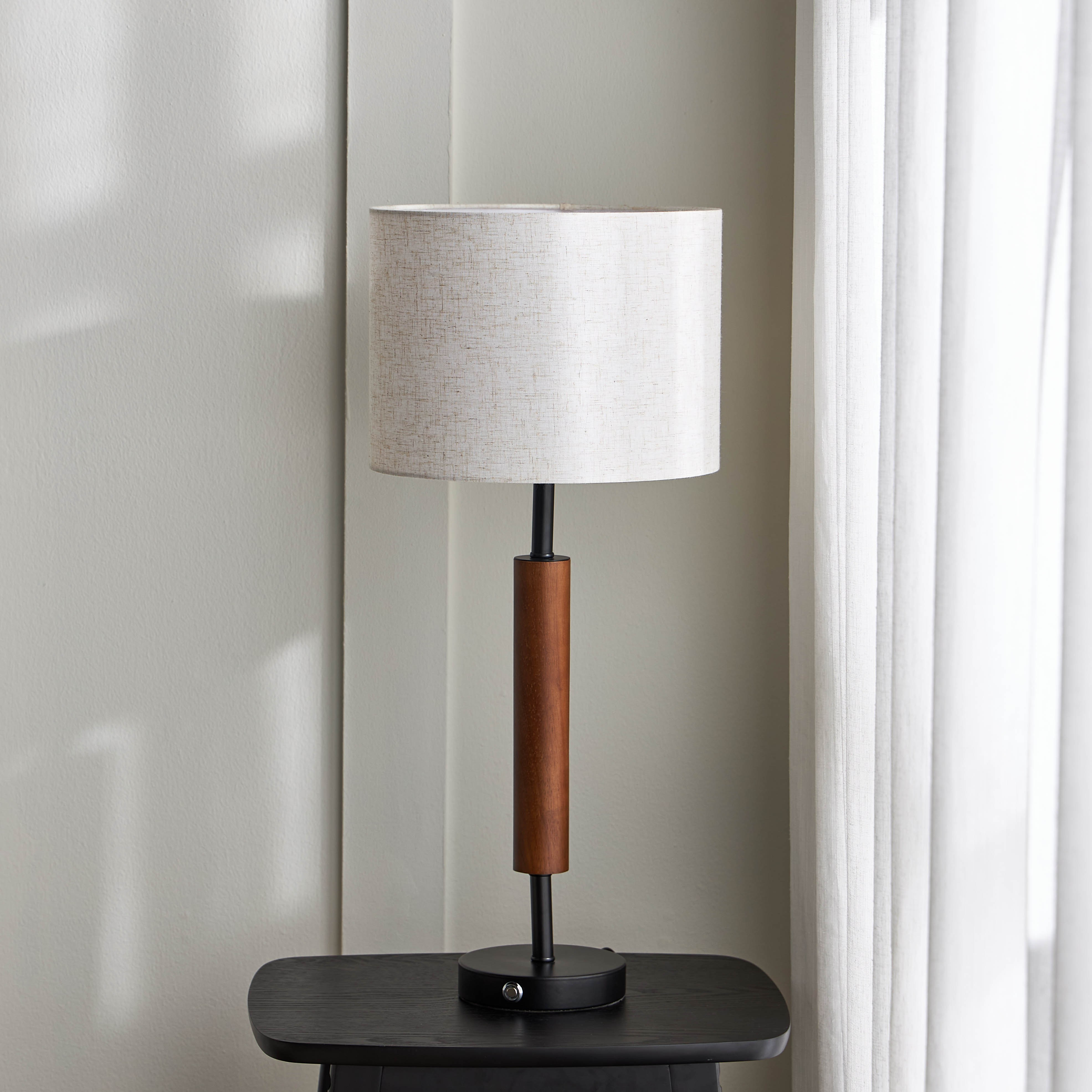 Finn Metallic Table Lamp - 69 cm-household-lighting-tableanddesklamps-image-1