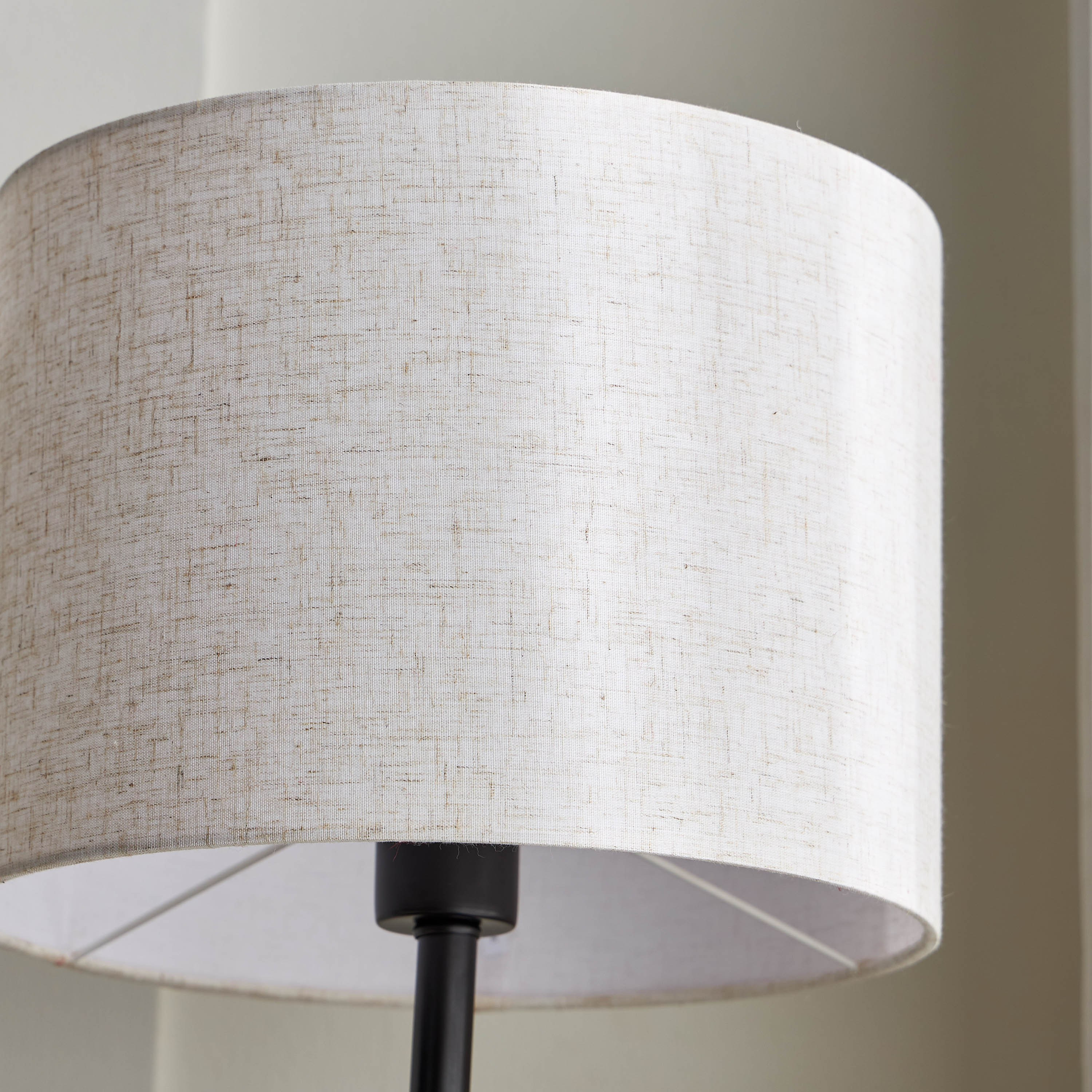 Finn Metallic Table Lamp - 69 cm-household-lighting-tableanddesklamps-image-4