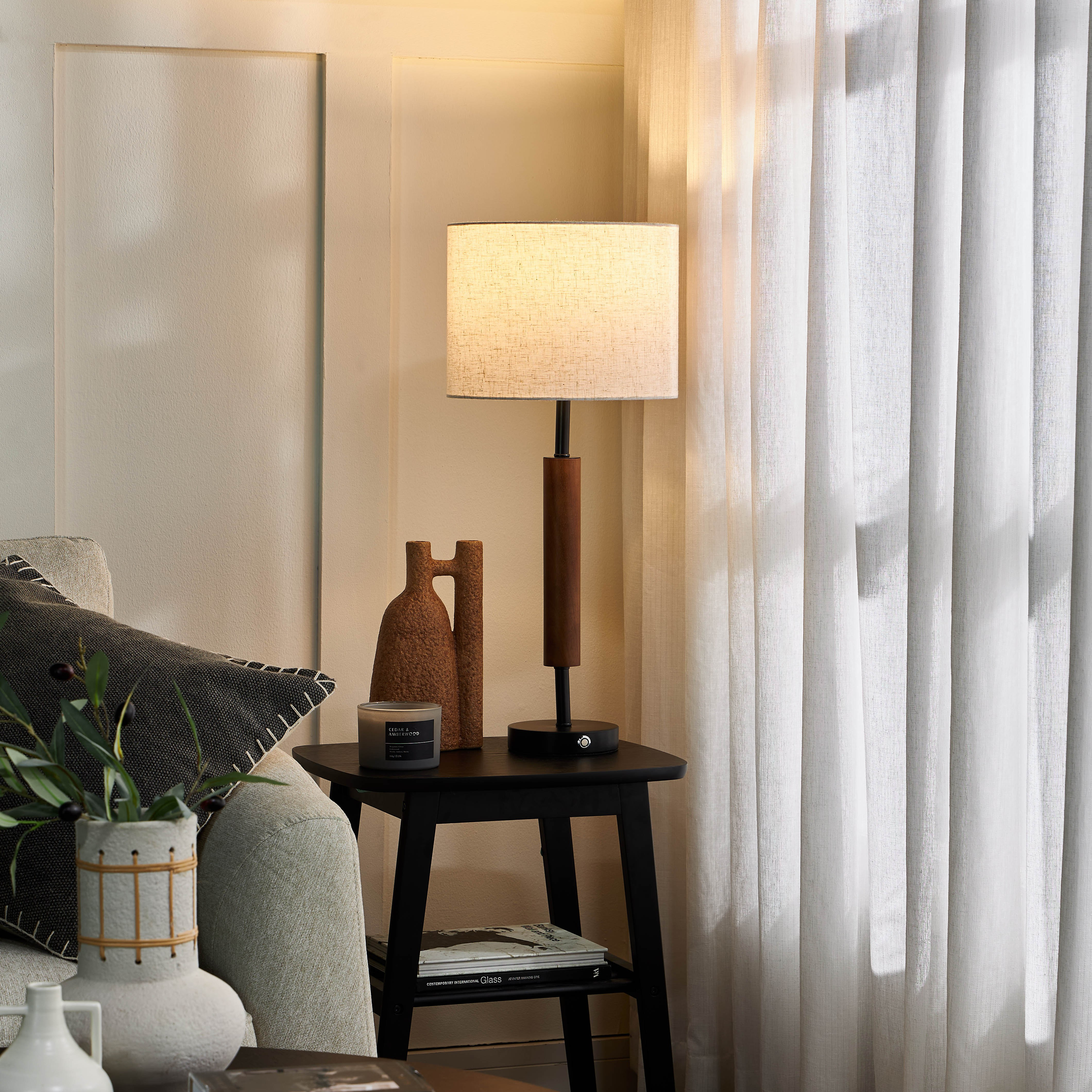 Finn Metallic Table Lamp - 69 cm-household-lighting-tableanddesklamps-image-5