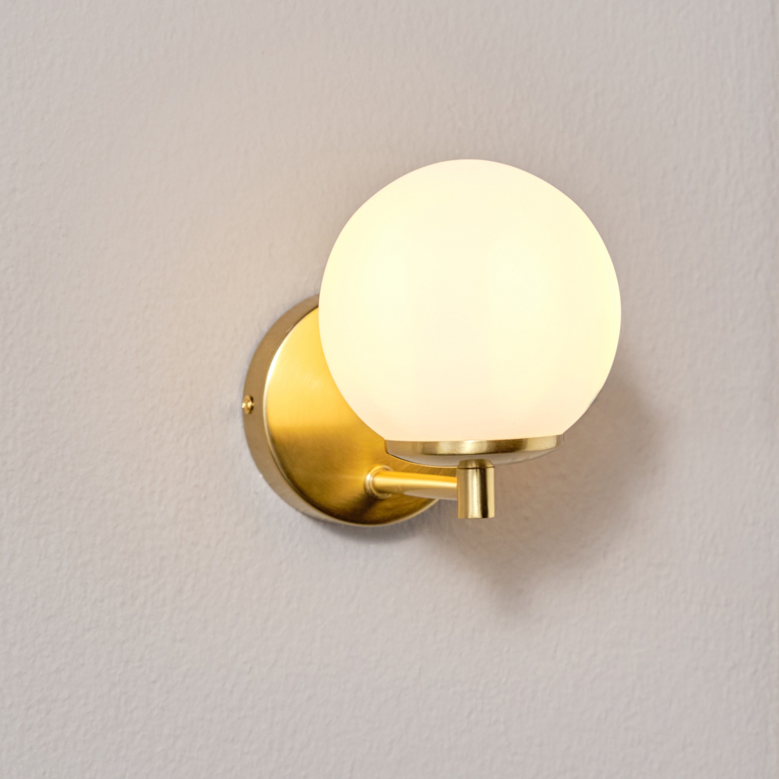 Criselda Metal Wall Lamp-household-lighting-walllamps-image-2