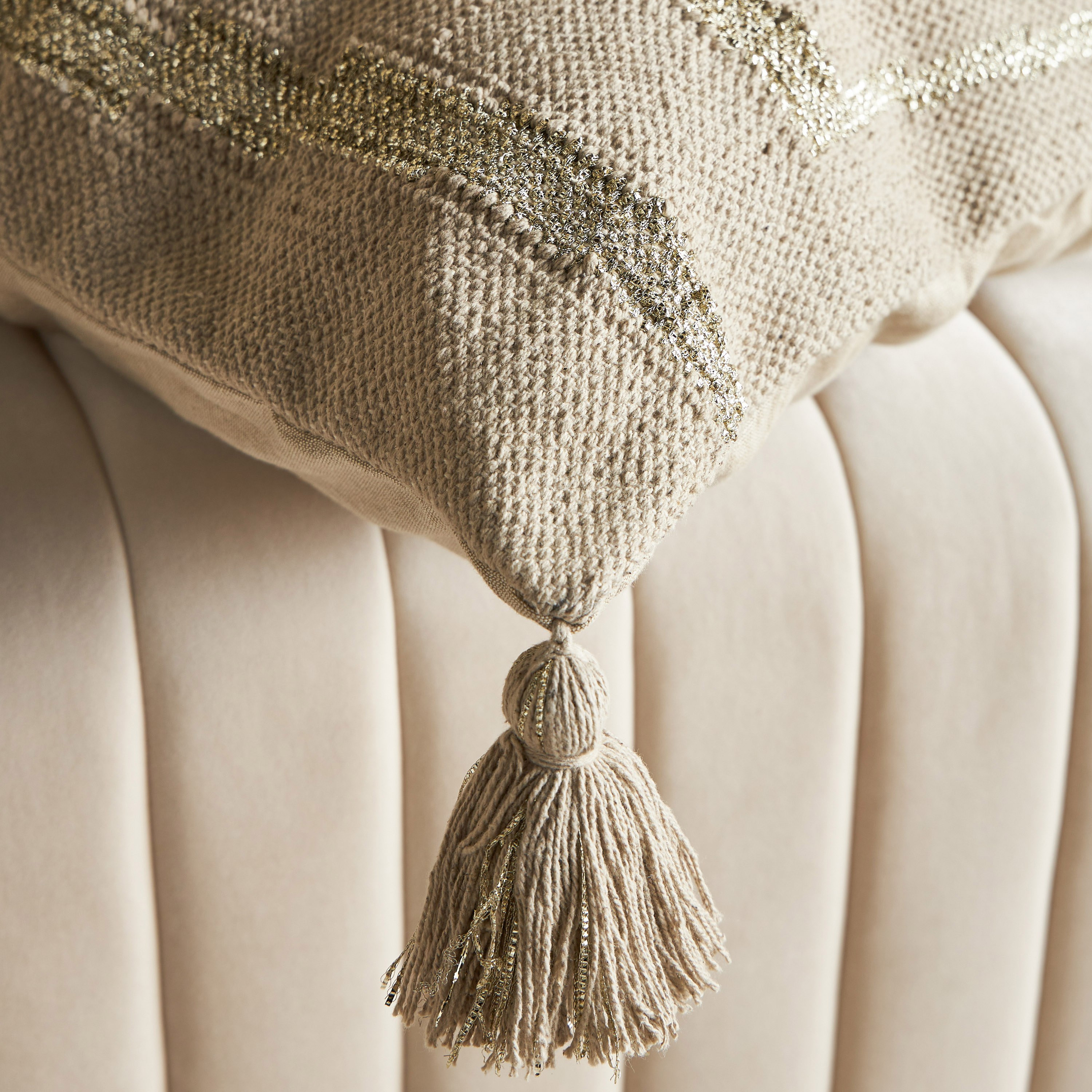 Desert Elegance Ulla Handwoven Metallic Cushion Cover - 50x50 cm-household-cushionsandthrows-cushioncovers-image-2