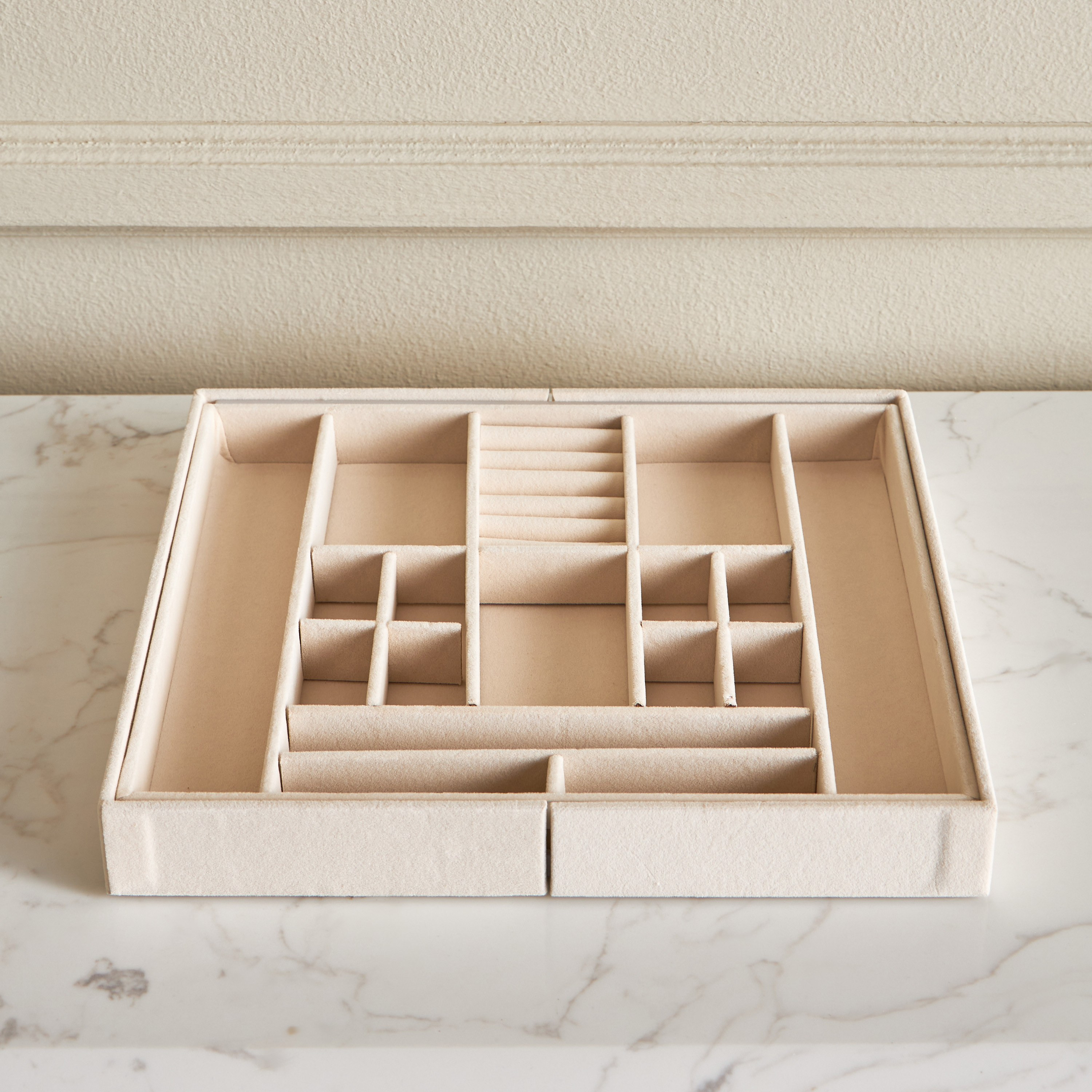 Flosci Expandable Jewellery Tray-household-storage-jewelleryorganizing-jewellerytrays-image-3