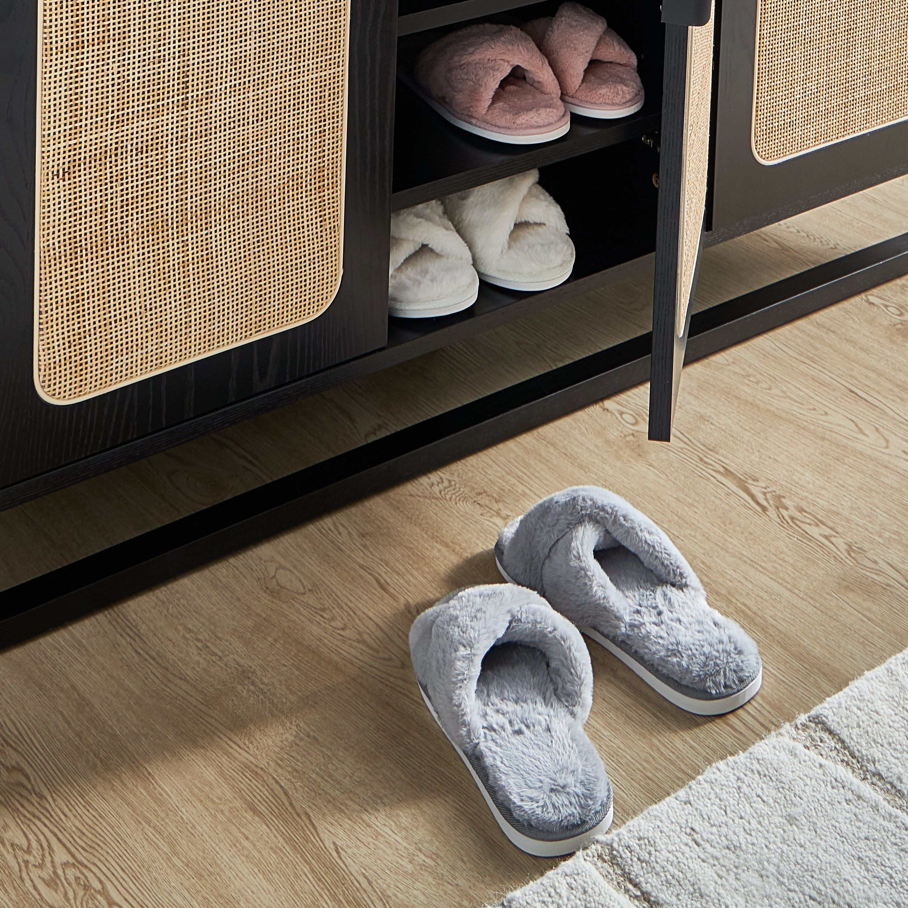 Swan Indoor Slides - Small to Medium-household-bathandlaundry-bathlinen-bathrobesandslippers-slippers-image-3