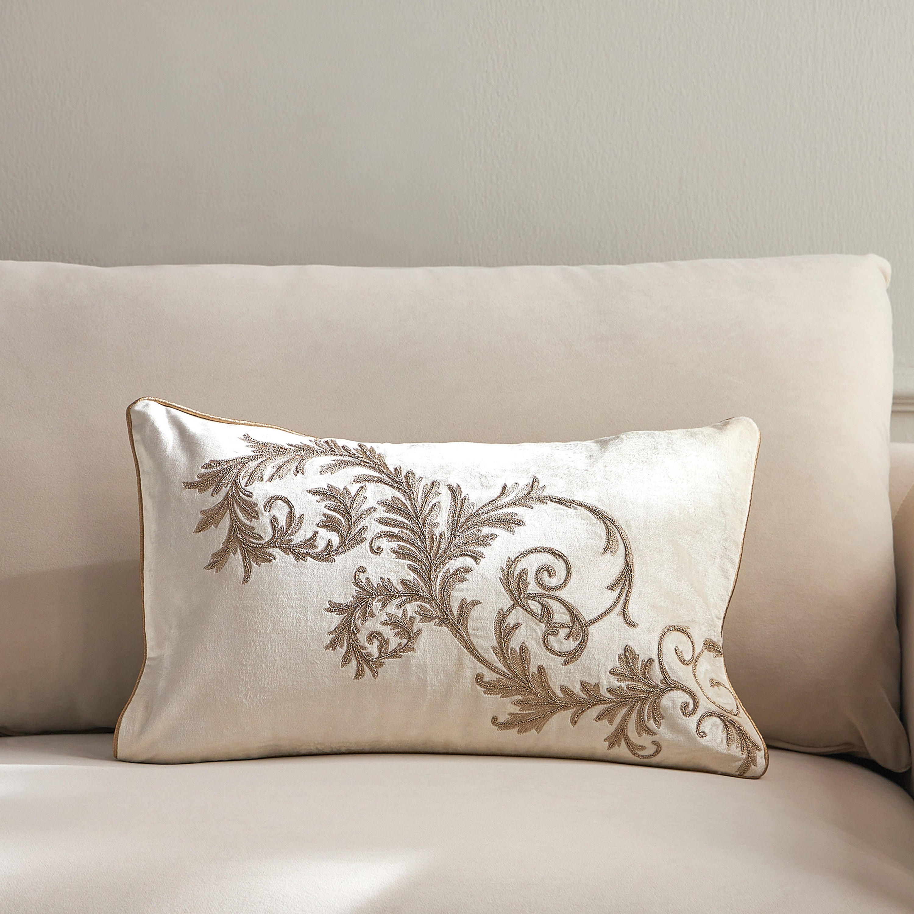 وسادة محشوة مطرزة سارونا - فارس - 30x50 سم-household-cushionsandthrows-filledcushions-decorativecushions-image-1
