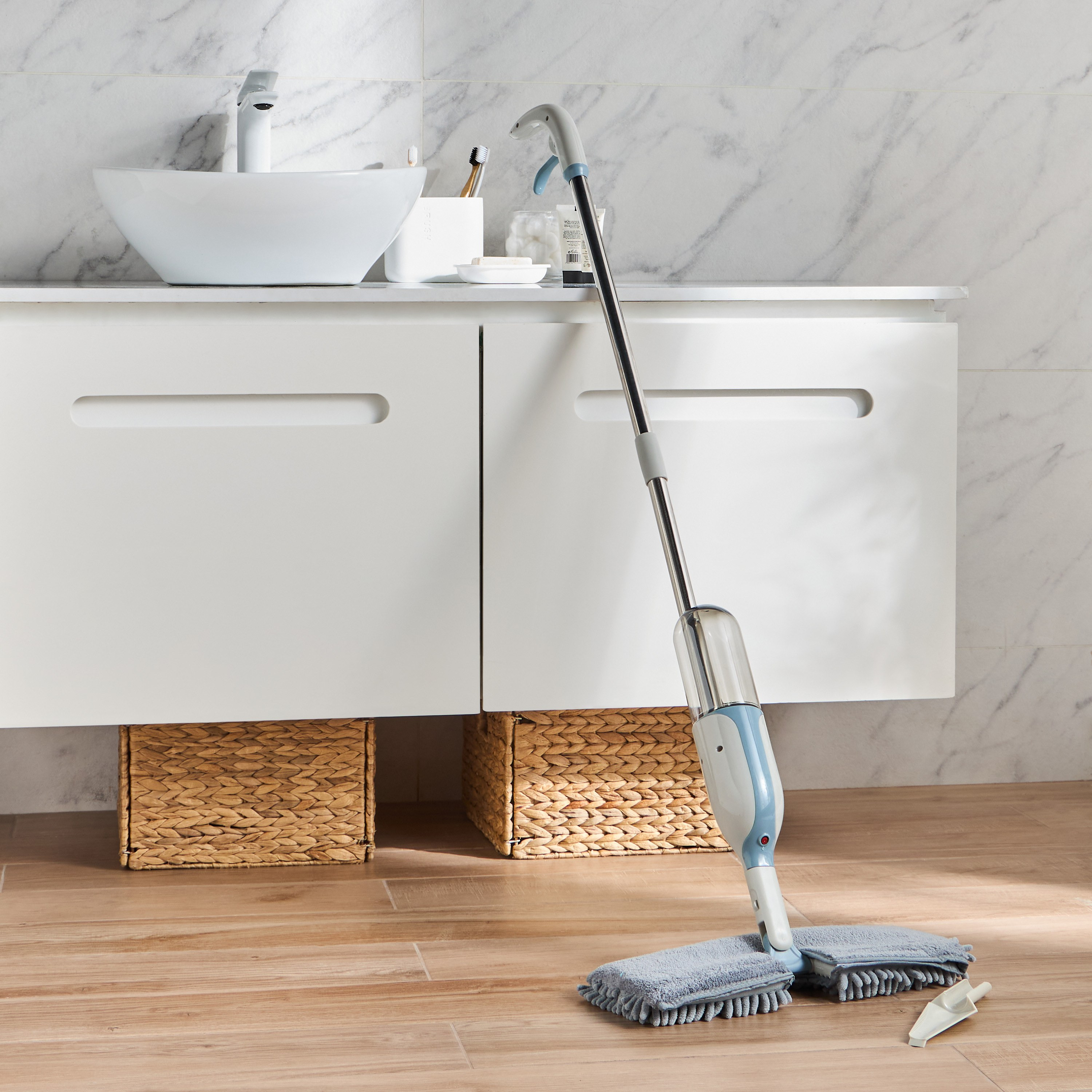 Quiki-Kleen 2-in-1 Wet and Dry Spray Mop