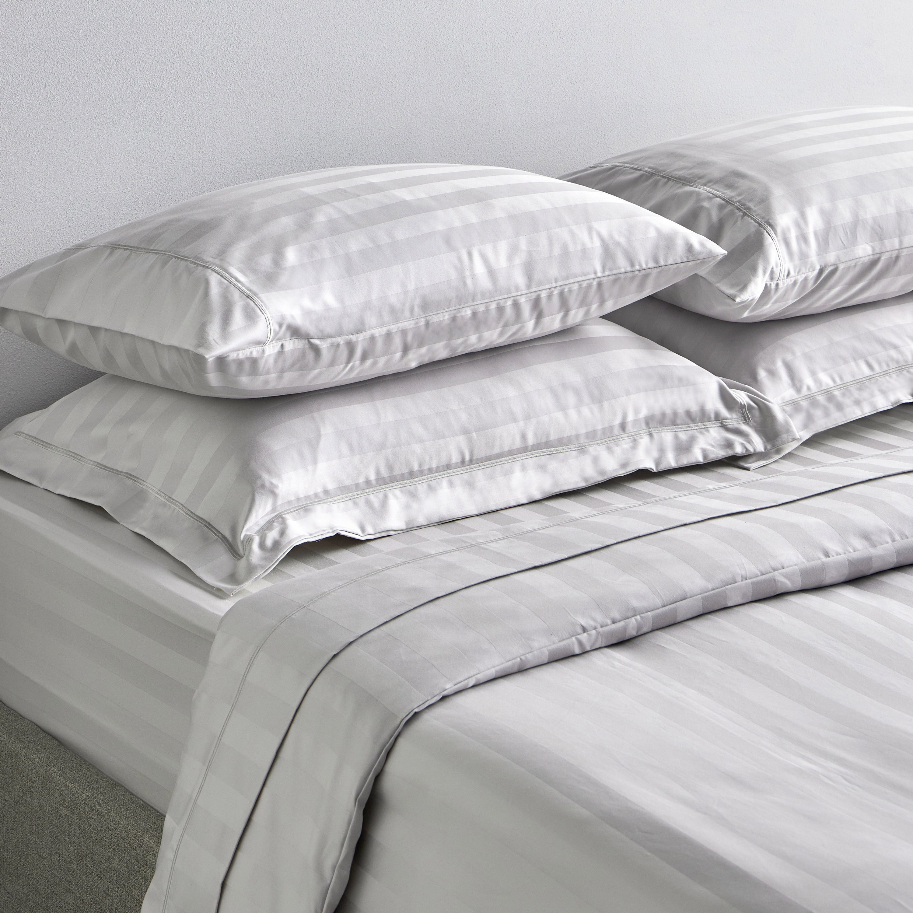 شرشف مطاطي سوبر كينج قطن بيما مخطط ساتان بعدد خيوط 525  - 200x205 سم-household-bedding-sheetsandpillowcases-fittedsheets-image-1