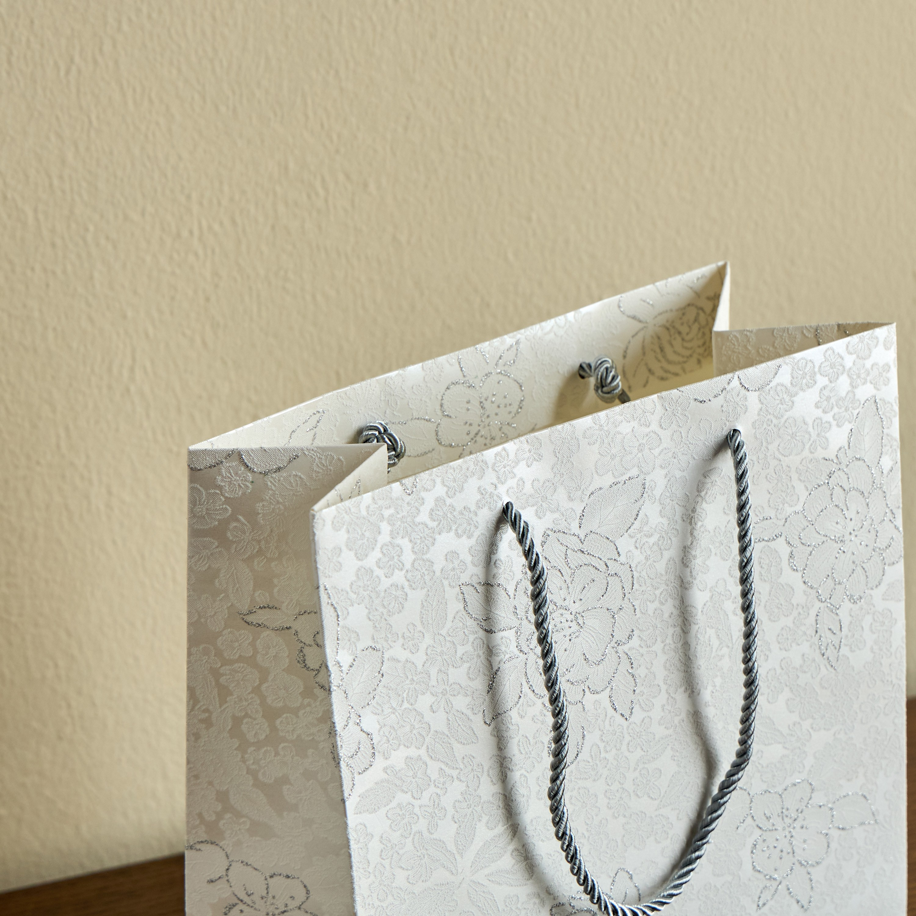 شنطة هدايا بطبعات فاوانيا - بيا-household-giftingaccessories-accessories-image-2