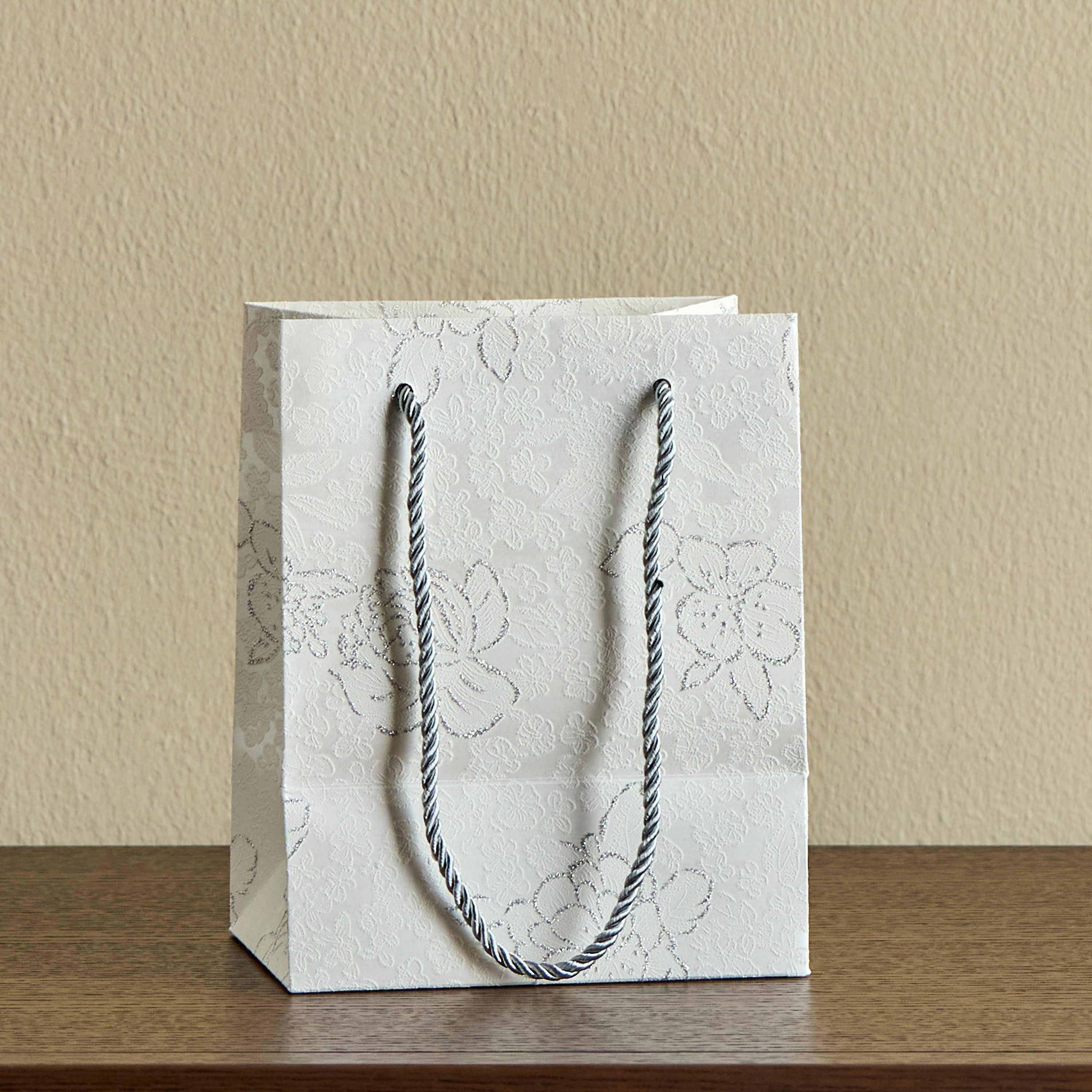 شنطة هدايا بطبعات - بيا-household-giftingaccessories-accessories-image-1