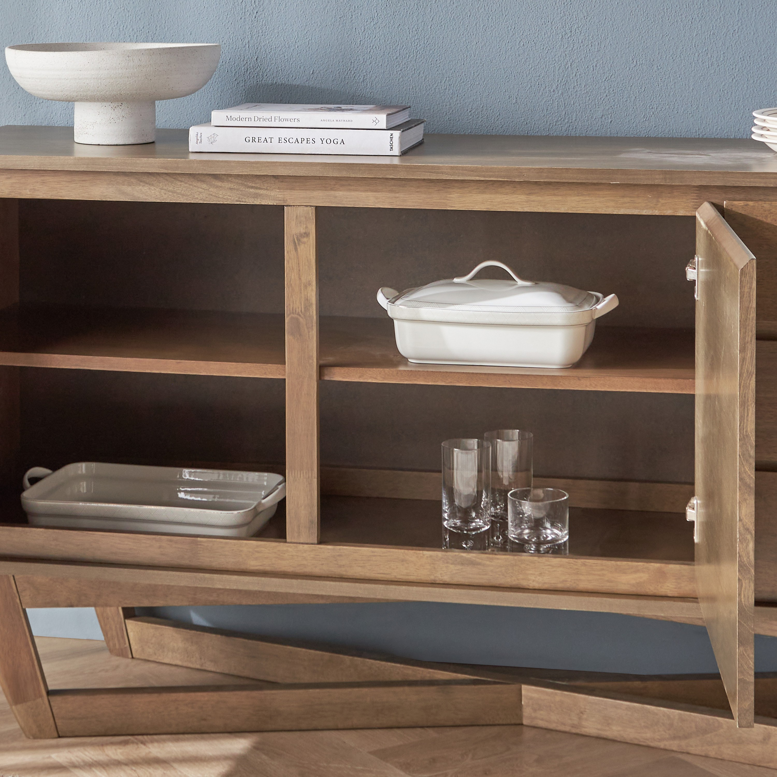 Nova Buffet-furniture-diningroom-buffethutchesandcurios-image-4