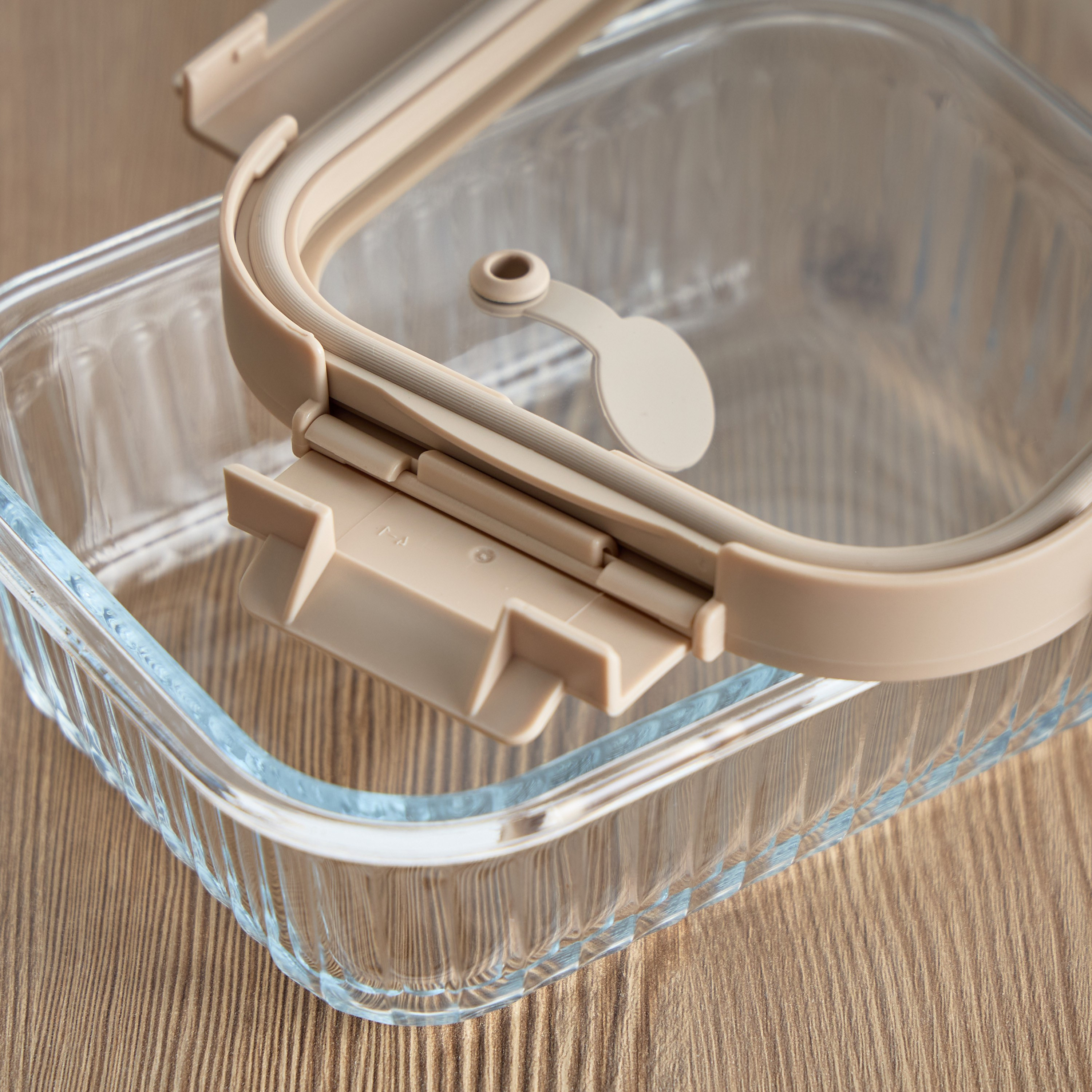 Betsy Food Container - 640 ml-household-kitchen-foodstorage-containers-image-3