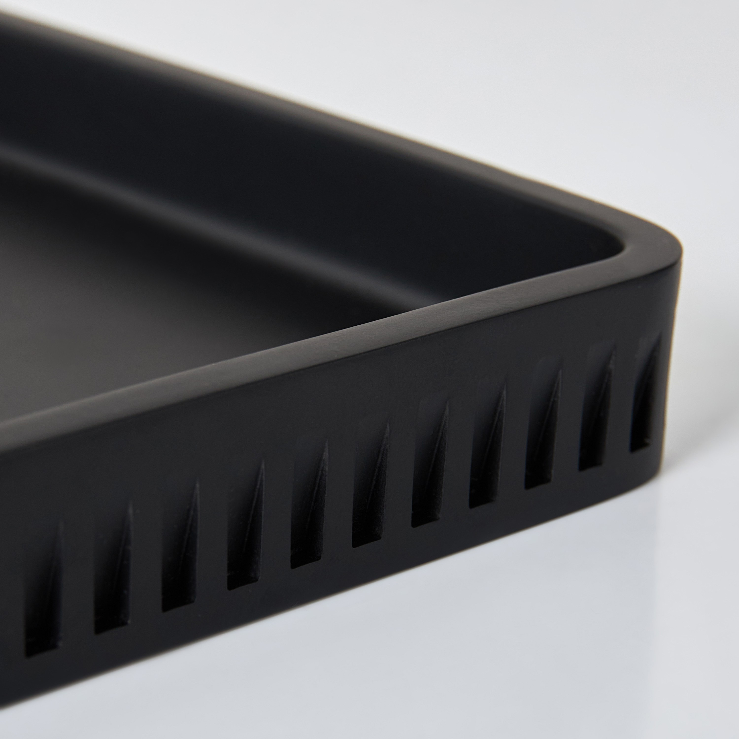 Raven Towel Tray-household-bathandlaundry-bathaccessories-toweltraysandplatforms-image-2