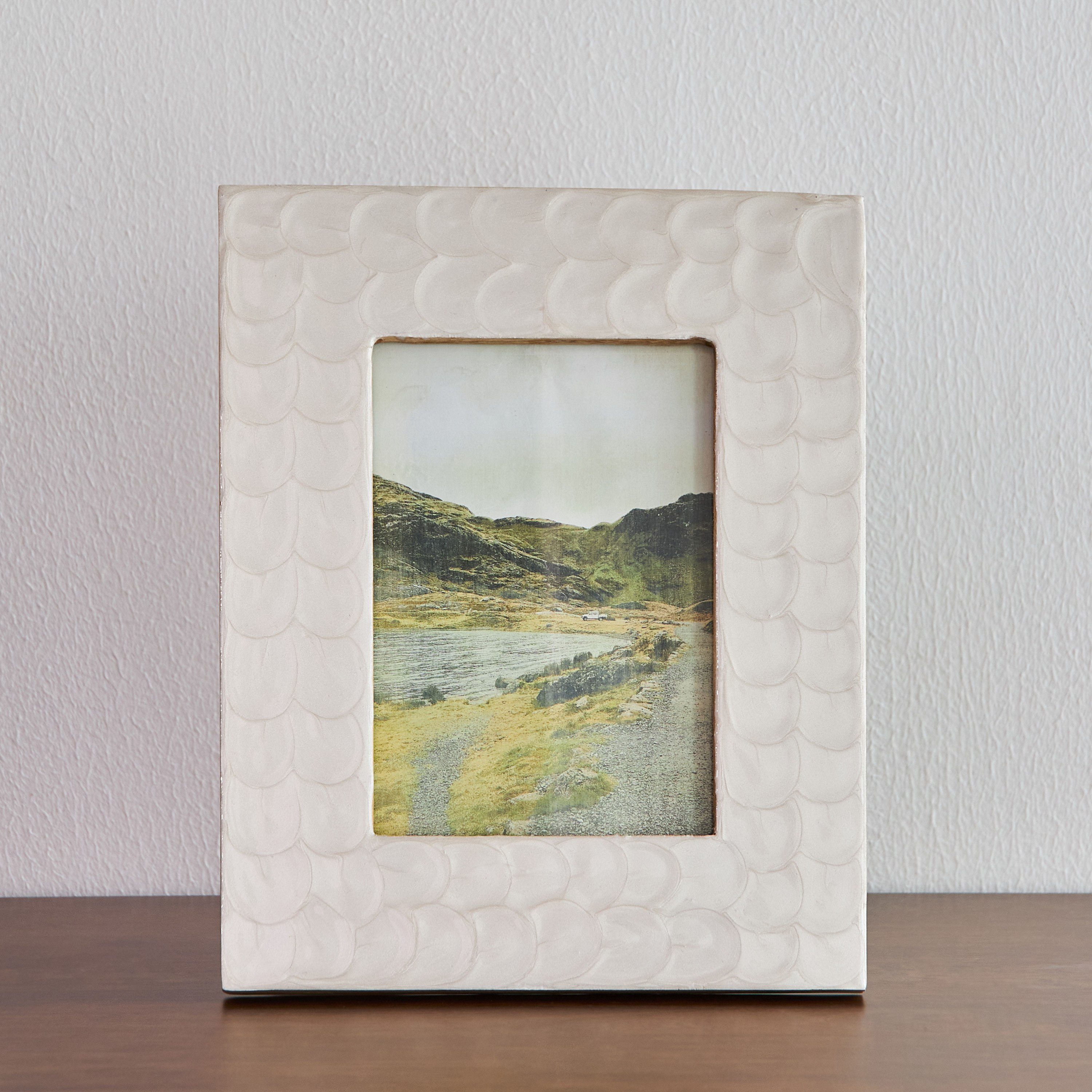 Pearl Drop Photo Frame - 17x12 cm-household-walldecorandmirrors-photoframes-image-2