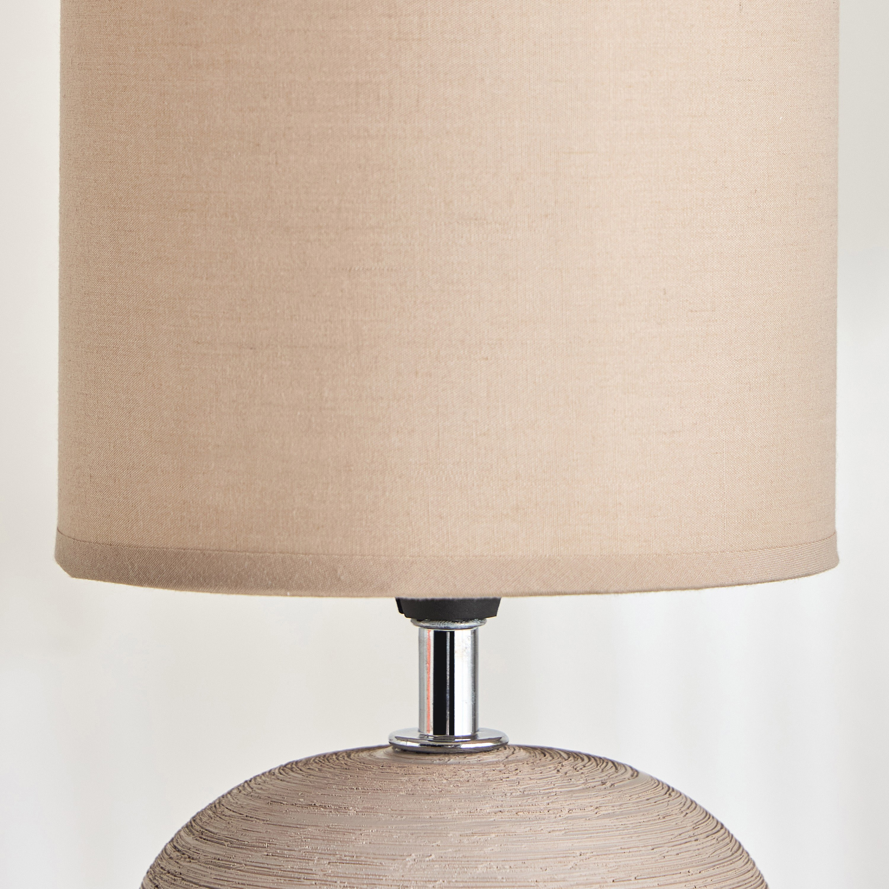 مصباح طاولة سيراميك - ليوكو - 26 سم-household-lighting-tableanddesklamps-image-3