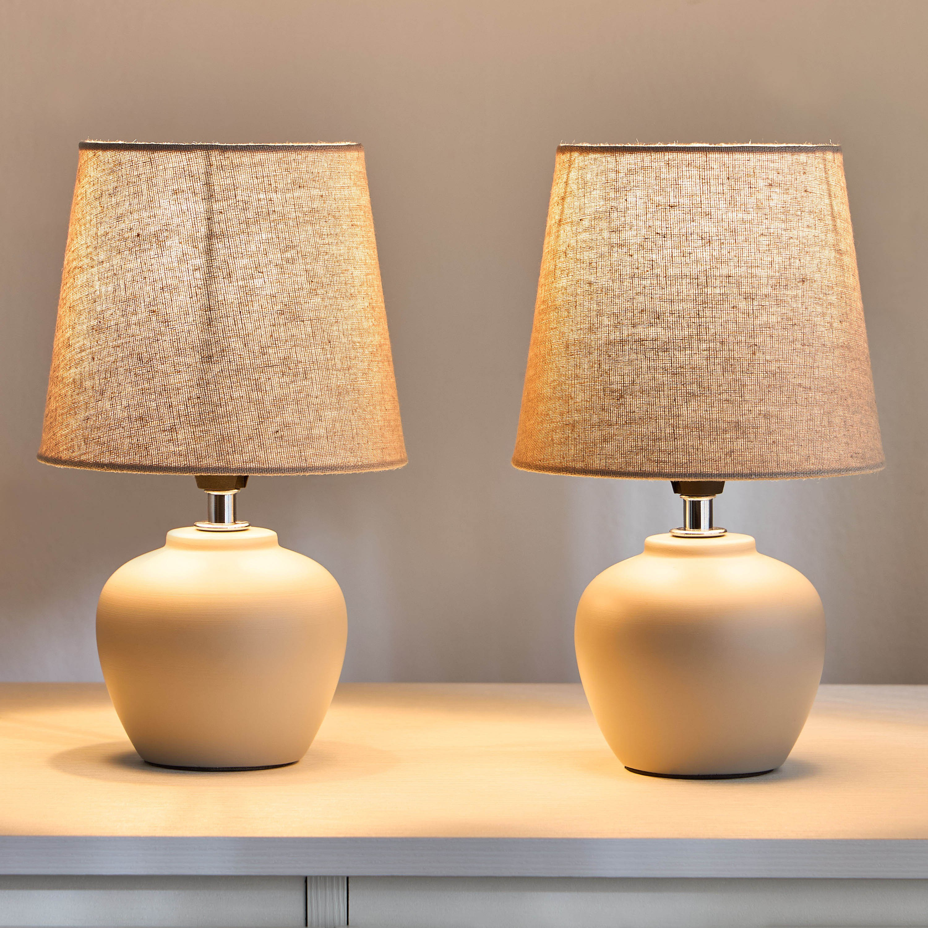 طقم مصابيح طاولة سيراميك قطعتين - فرينجيلا - 26 سم-household-lighting-tableanddesklamps-image-2