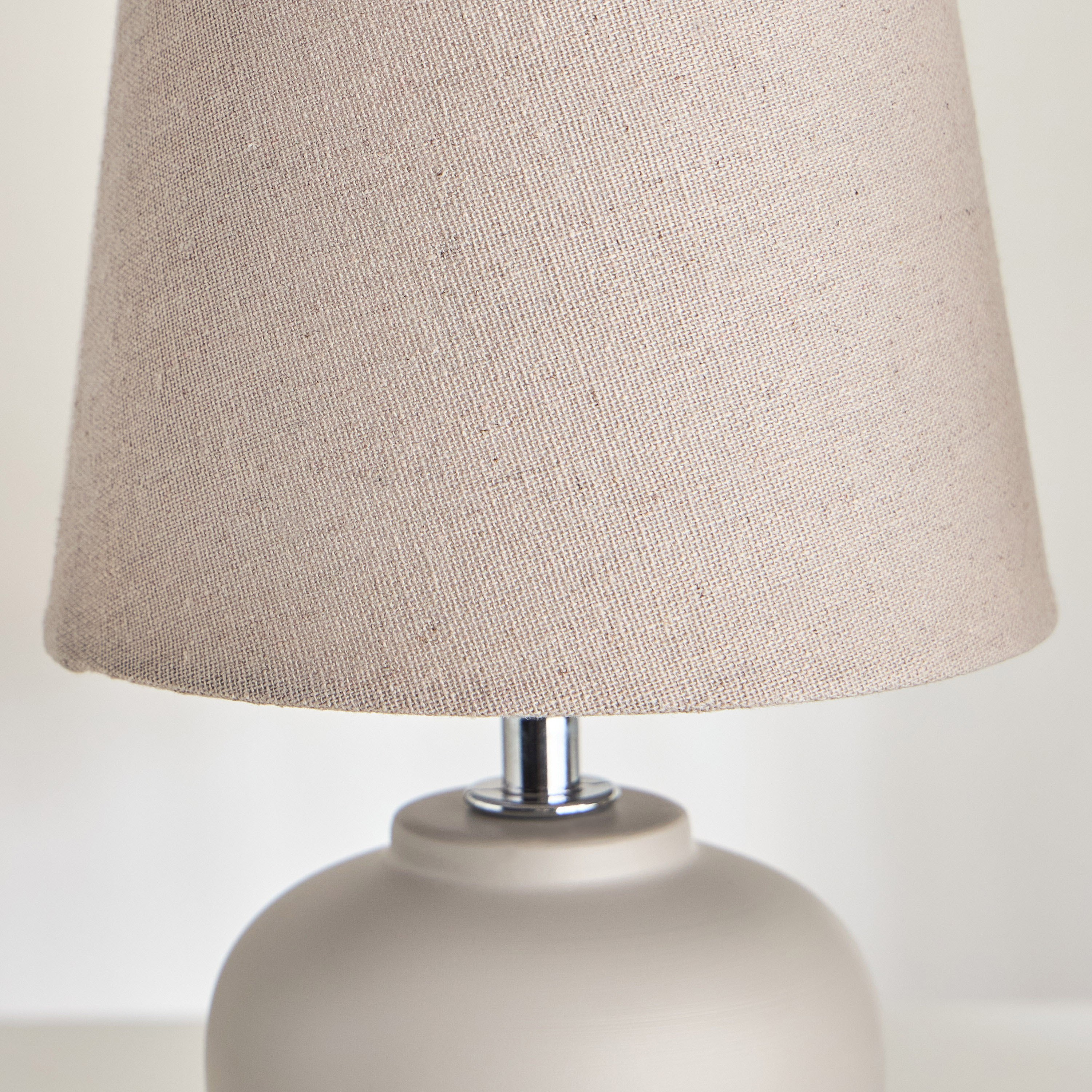 طقم مصابيح طاولة سيراميك قطعتين - فرينجيلا - 26 سم-household-lighting-tableanddesklamps-image-3