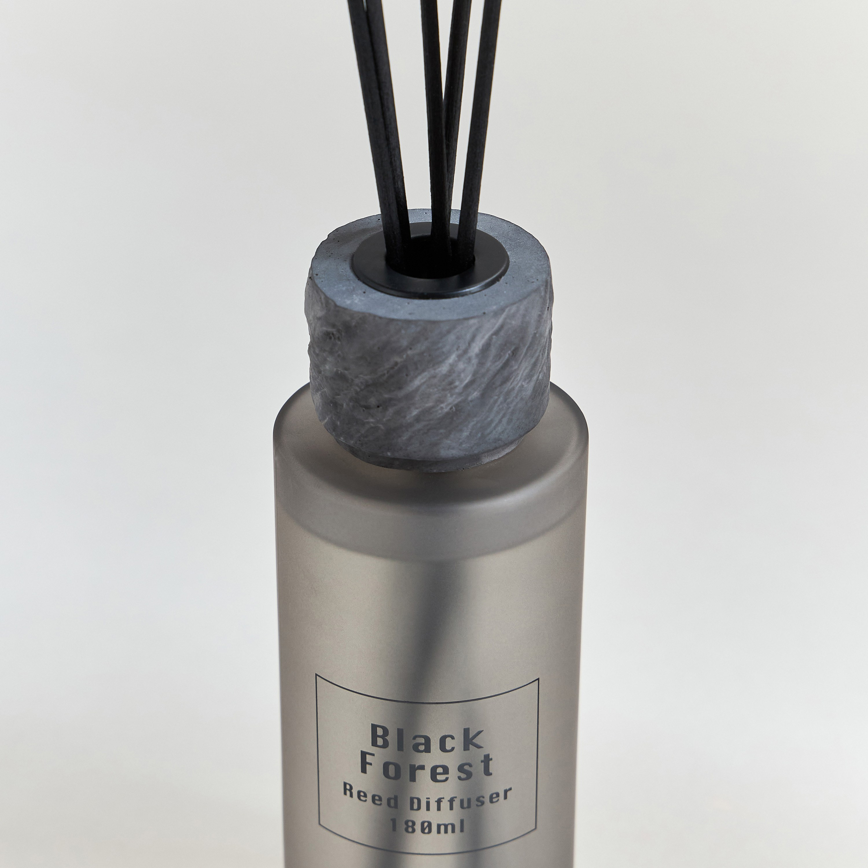 Raw Black Forest Scented Reed Diffuser - 180 ml-household-homefragrance-reeddiffusers-image-3