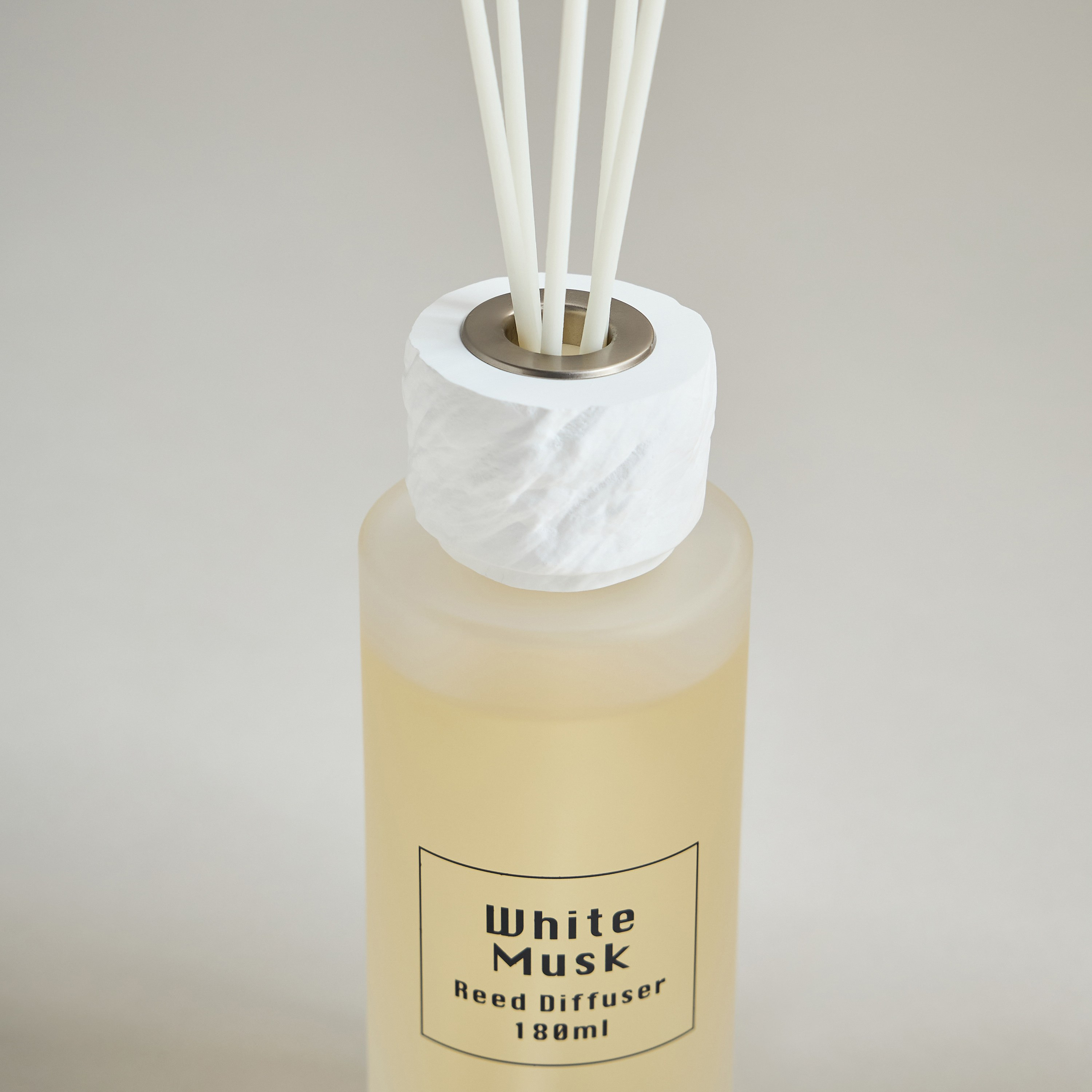 Raw White Musk Scented Reed Diffuser - 180 ml-household-homefragrance-reeddiffusers-image-3