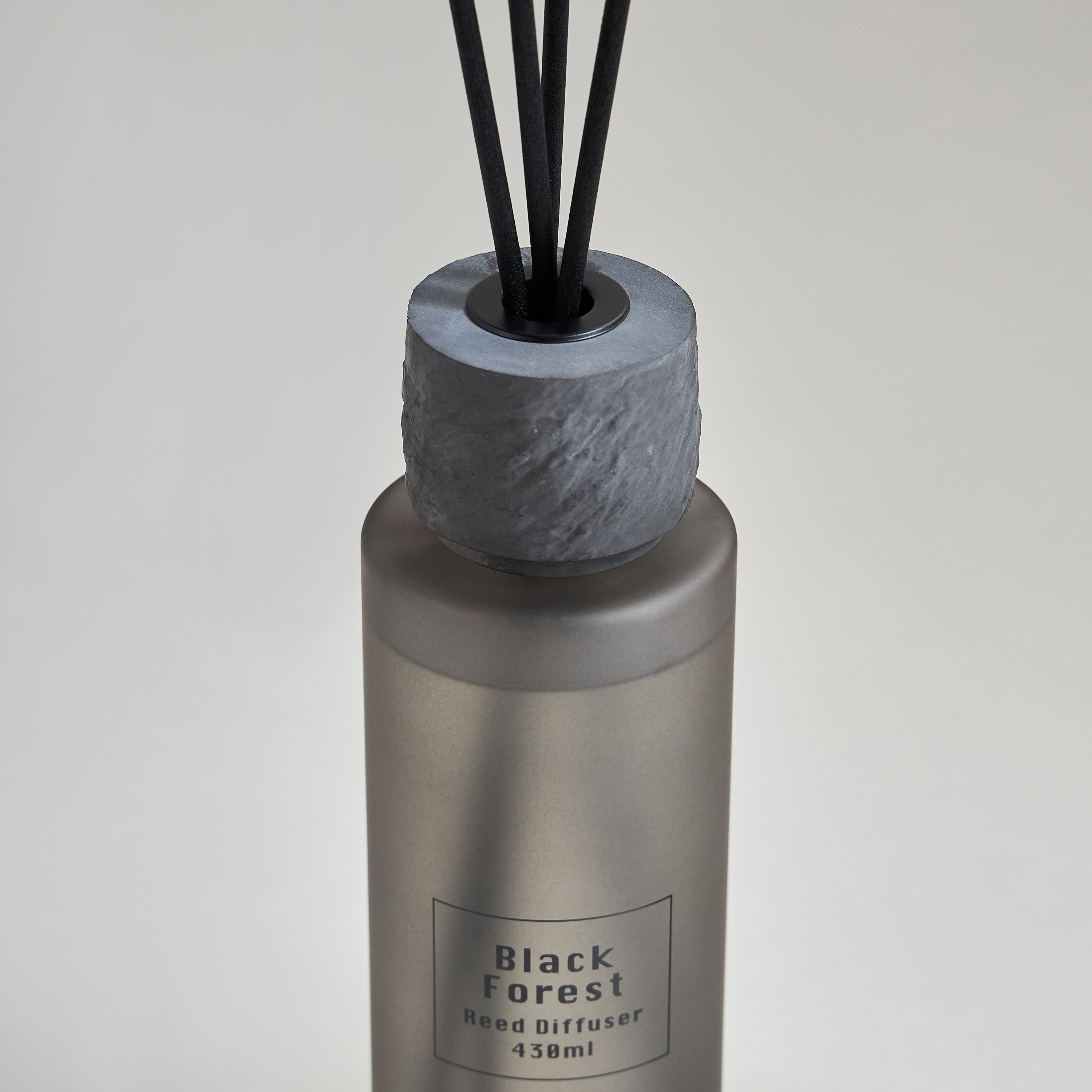 Raw Black Forest Reed Diffuser - 430 ml-household-homefragrance-reeddiffusers-image-3