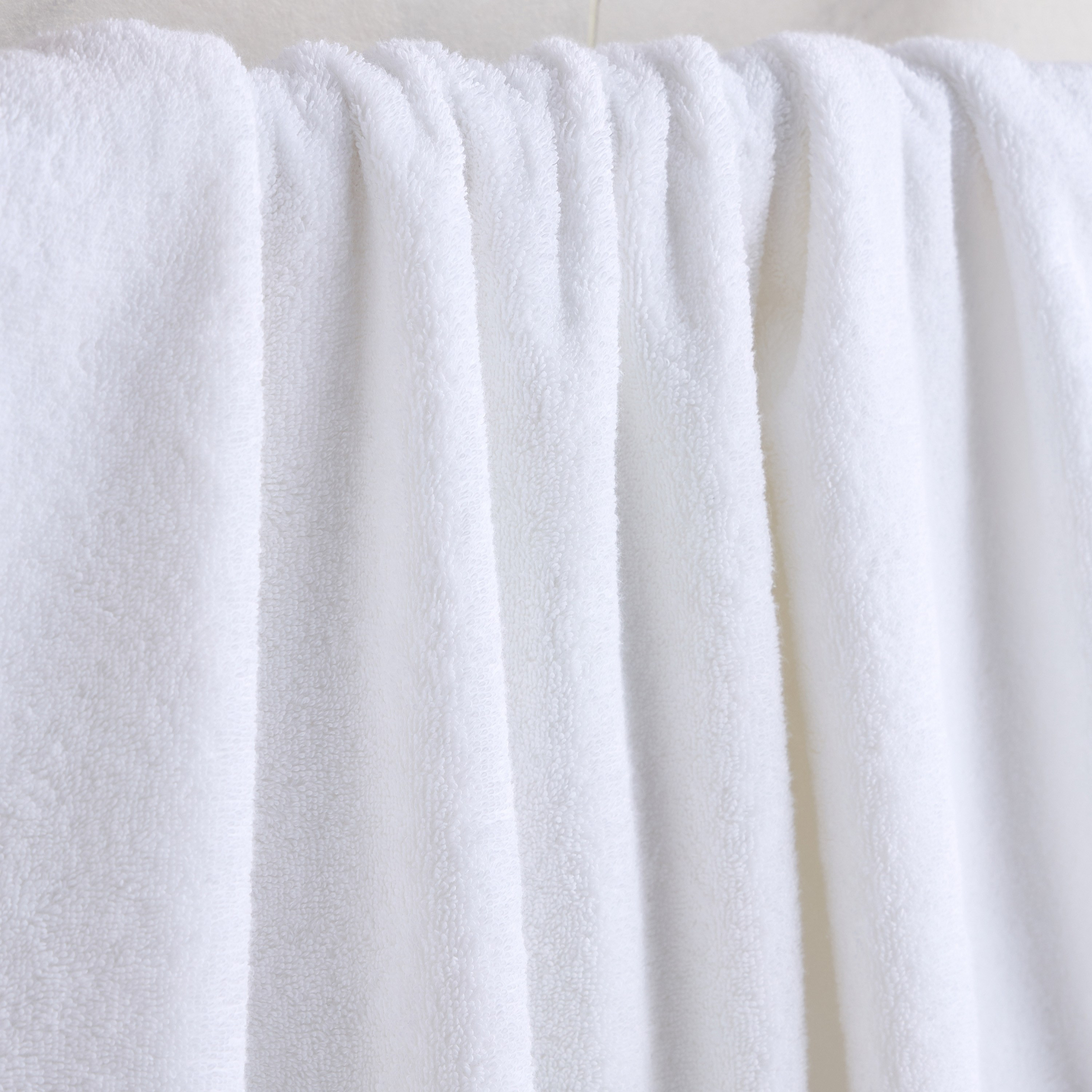 Egyptian Hotel 650 GSM Cotton Bath Towel - 70x140 cm-household-bathandlaundry-bathlinen-towels-image-2