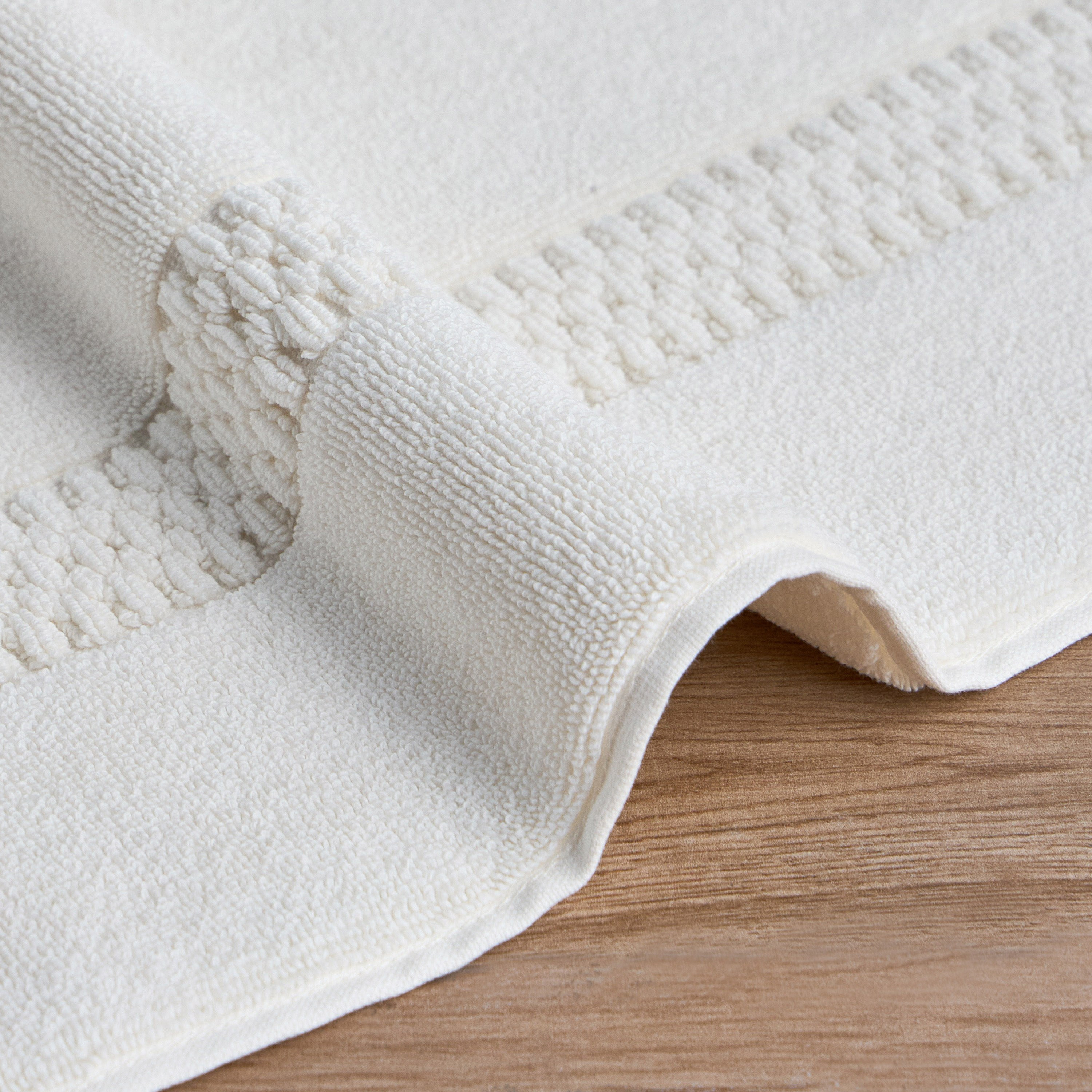 Infinity Luxe Bath Mat - 50x80 cm-household-bathandlaundry-bathlinen-bathmatsandtubmats-image-3