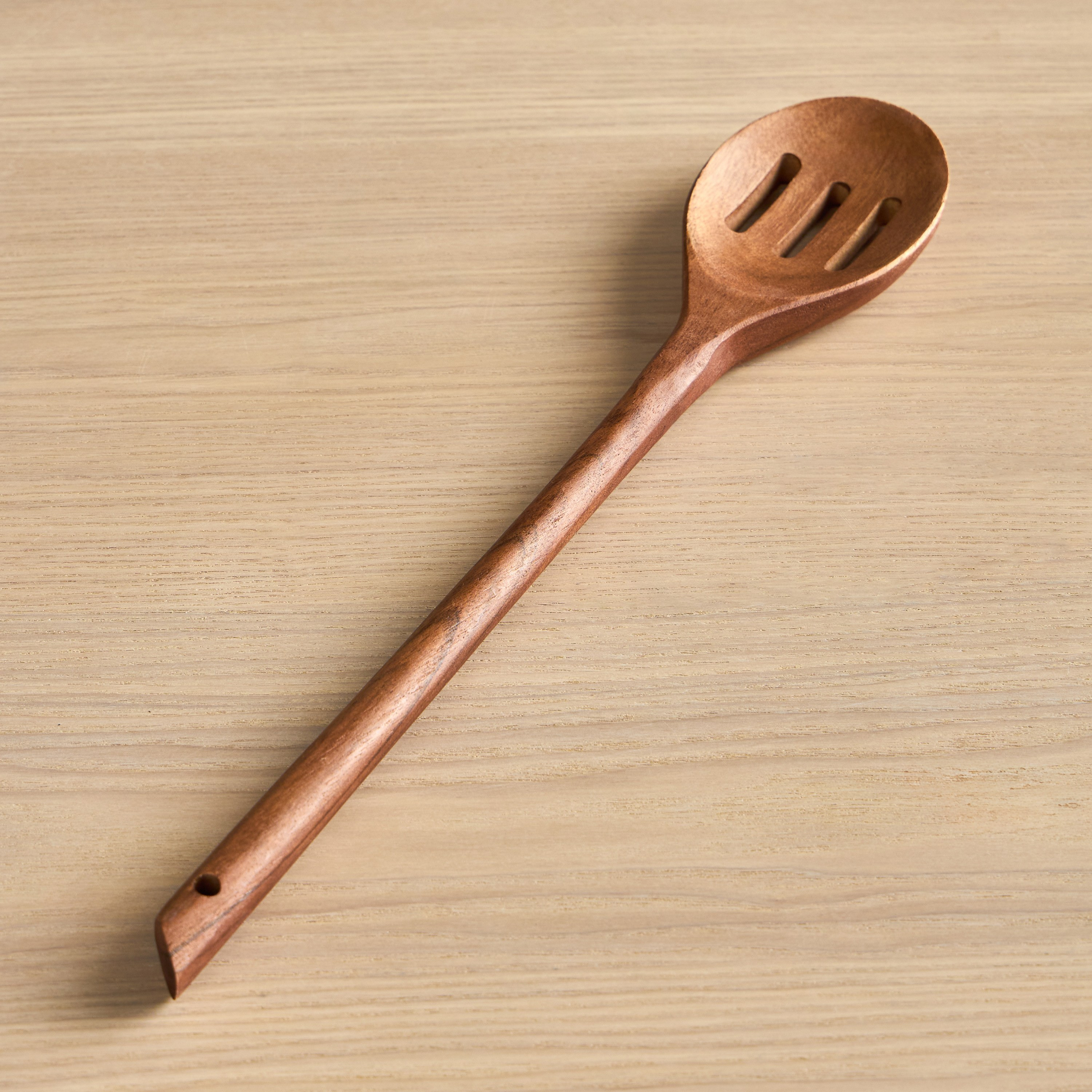 ملعقة بفتحات- ماونتن فيو-household-kitchen-kitchentoolsandutensils-cookingutensils-image-1