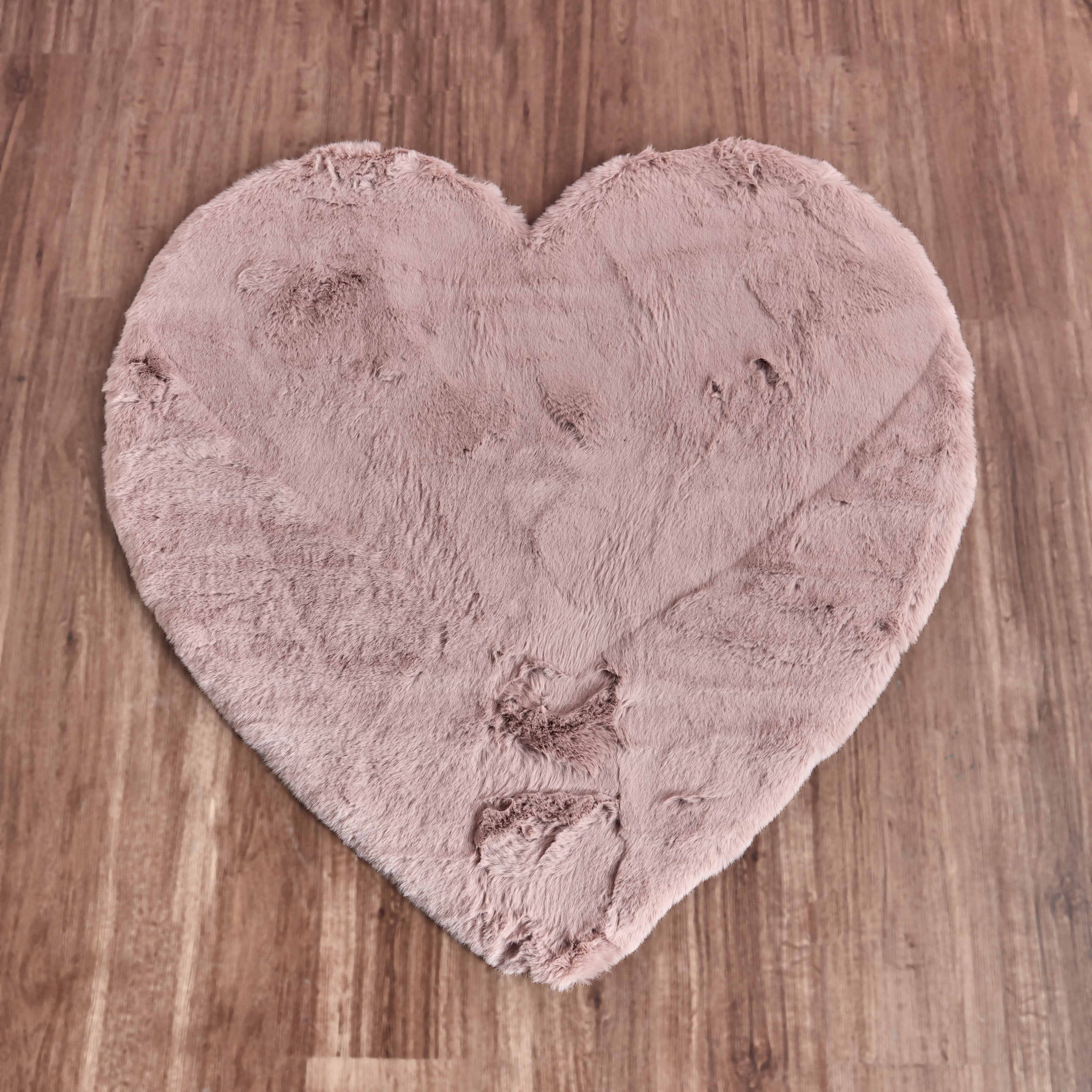 سجادة على شكل قلب- هيفن - 120x160 سم-babyandkids-rugsandcarpets-rugs-image-1