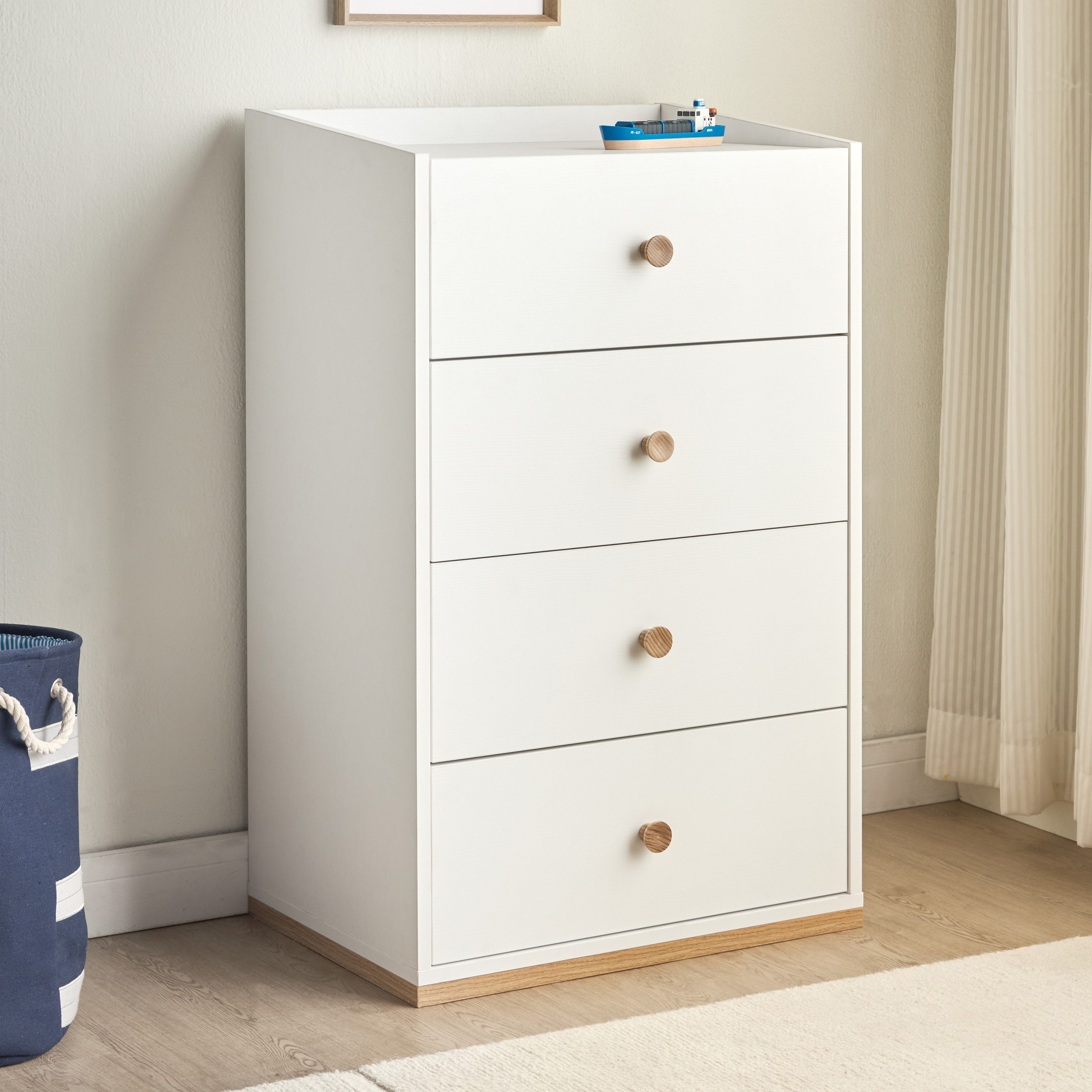 Maxillar Chest of 4-Drawers
