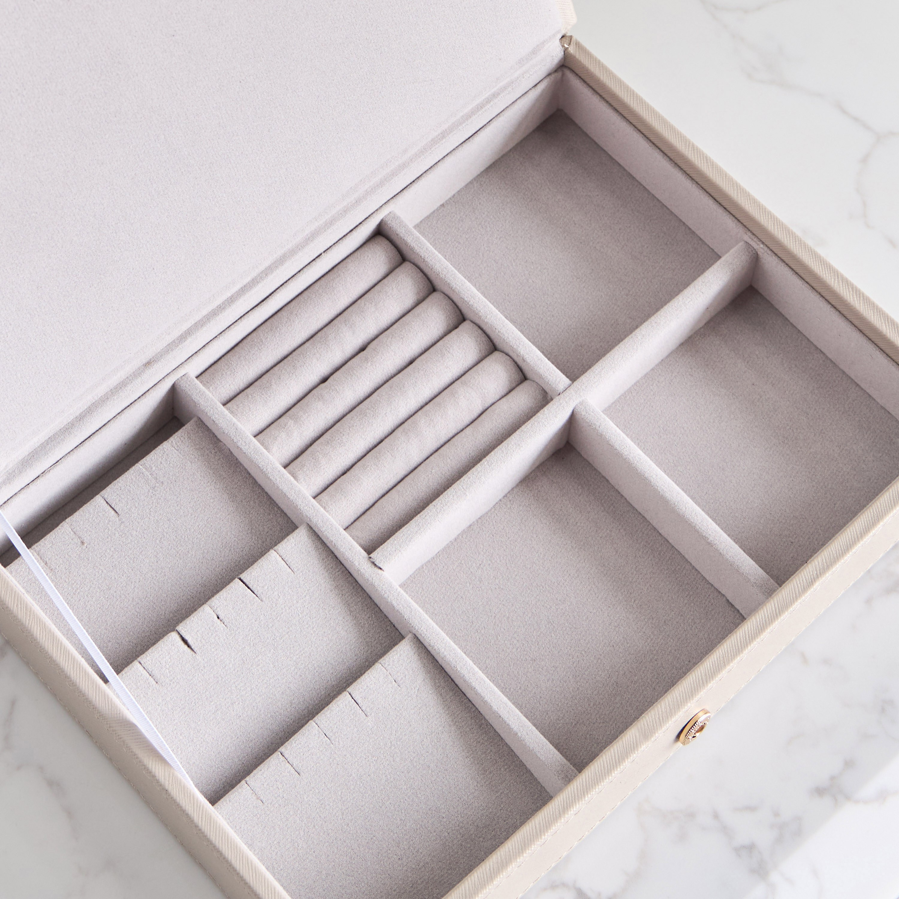 صندوق مجوهرات بـ 8 أقسام- ناتاليا-household-storage-jewelleryorganizing-jewelleryboxesandstands-image-3