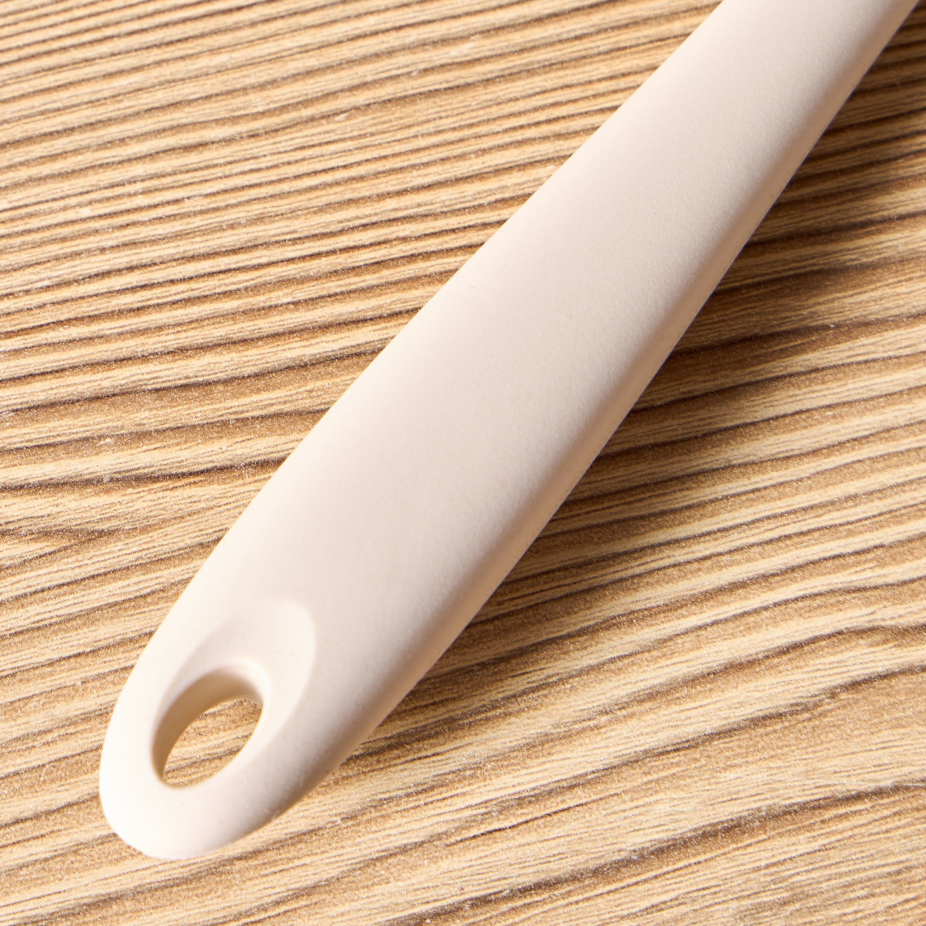 Nyla Turner-household-kitchen-kitchentoolsandutensils-cookingutensils-image-2