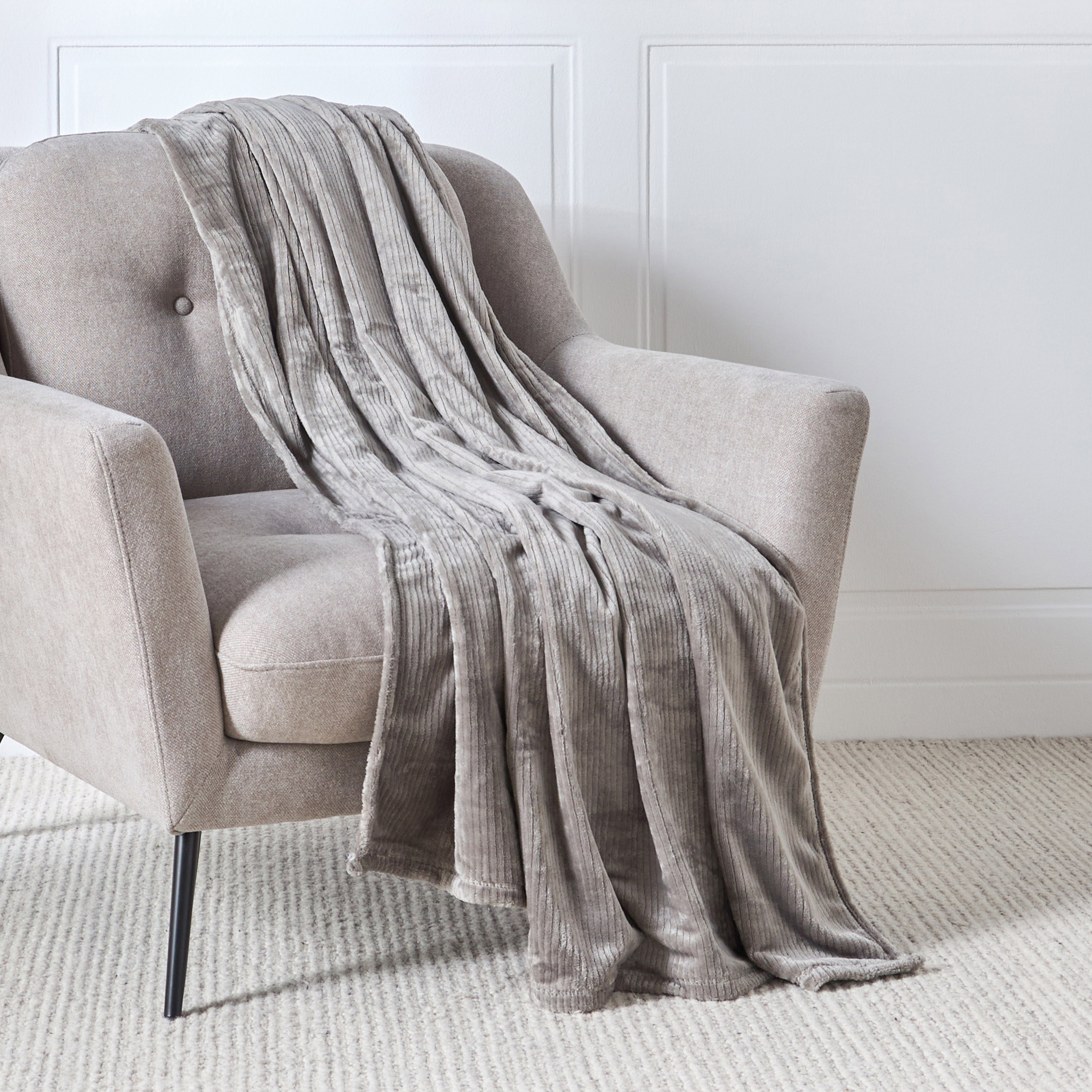 Seline Jacquard Flannel Throw - 150x200 cm-household-cushionsandthrows-throwsandblankets-throws-image-1