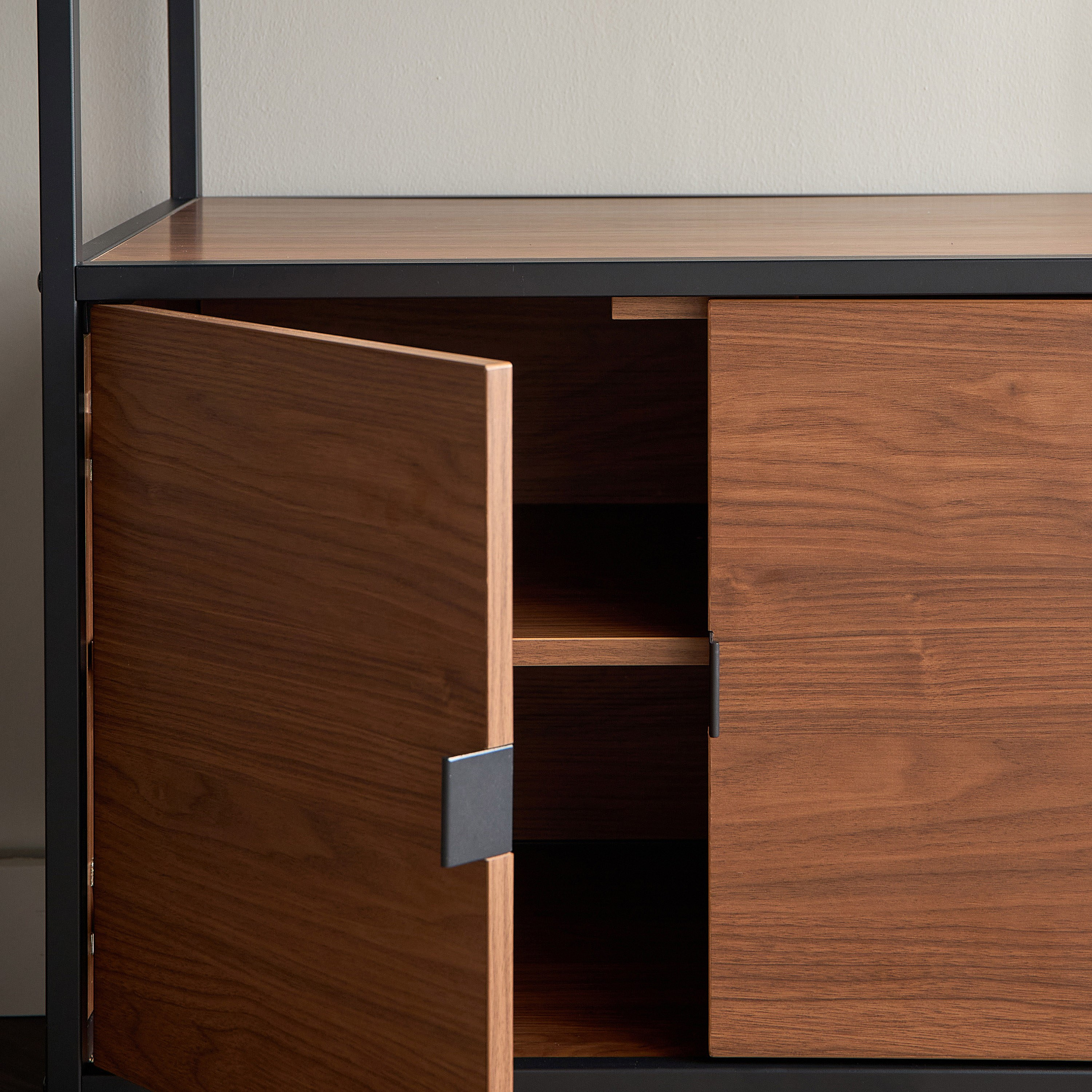 رف عرض مع خزانة - كانتريسايد-furniture-livingroom-storageanddisplaycabinets-image-4