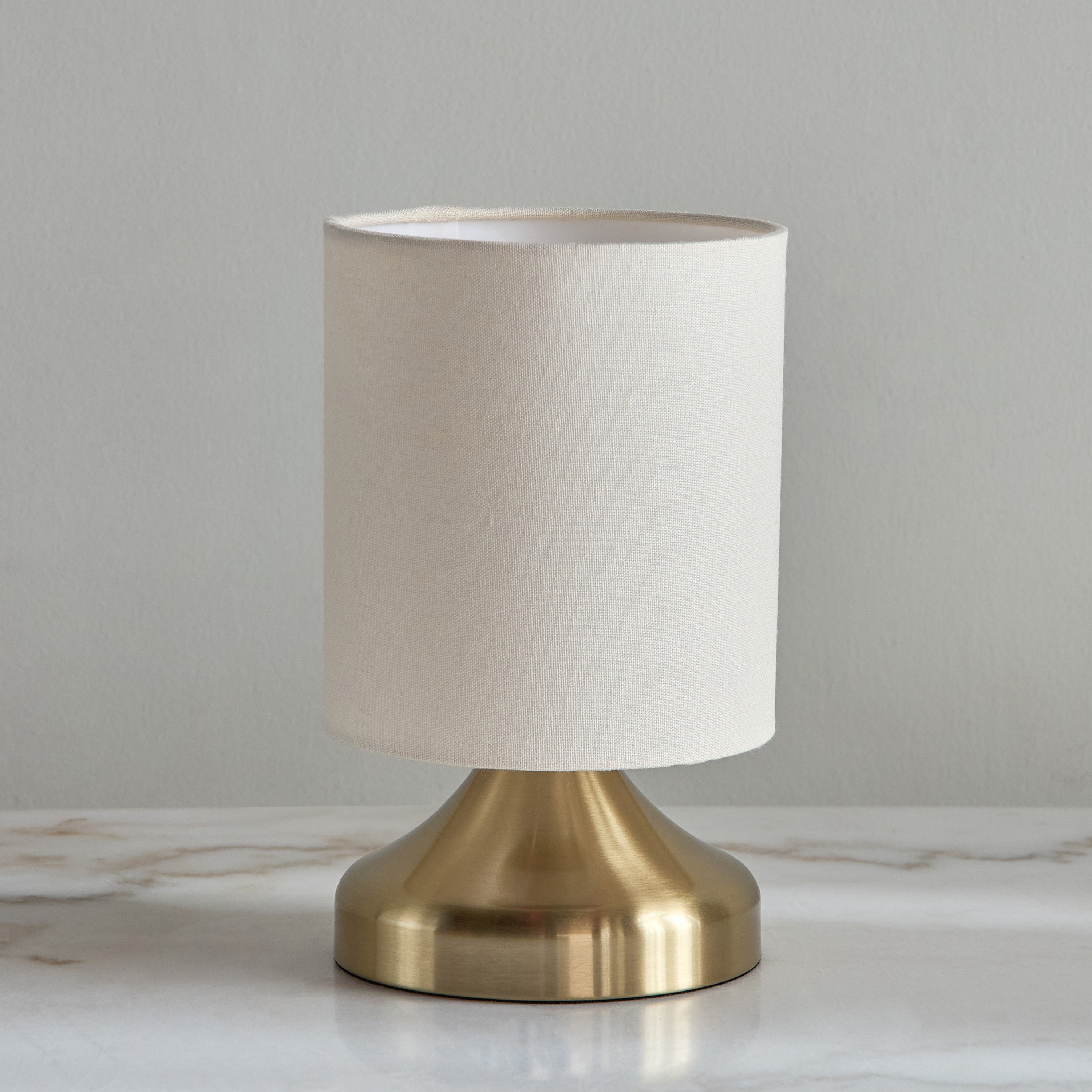 Huasi Metal Table Lamp - 26 cm-household-lighting-tableanddesklamps-image-1
