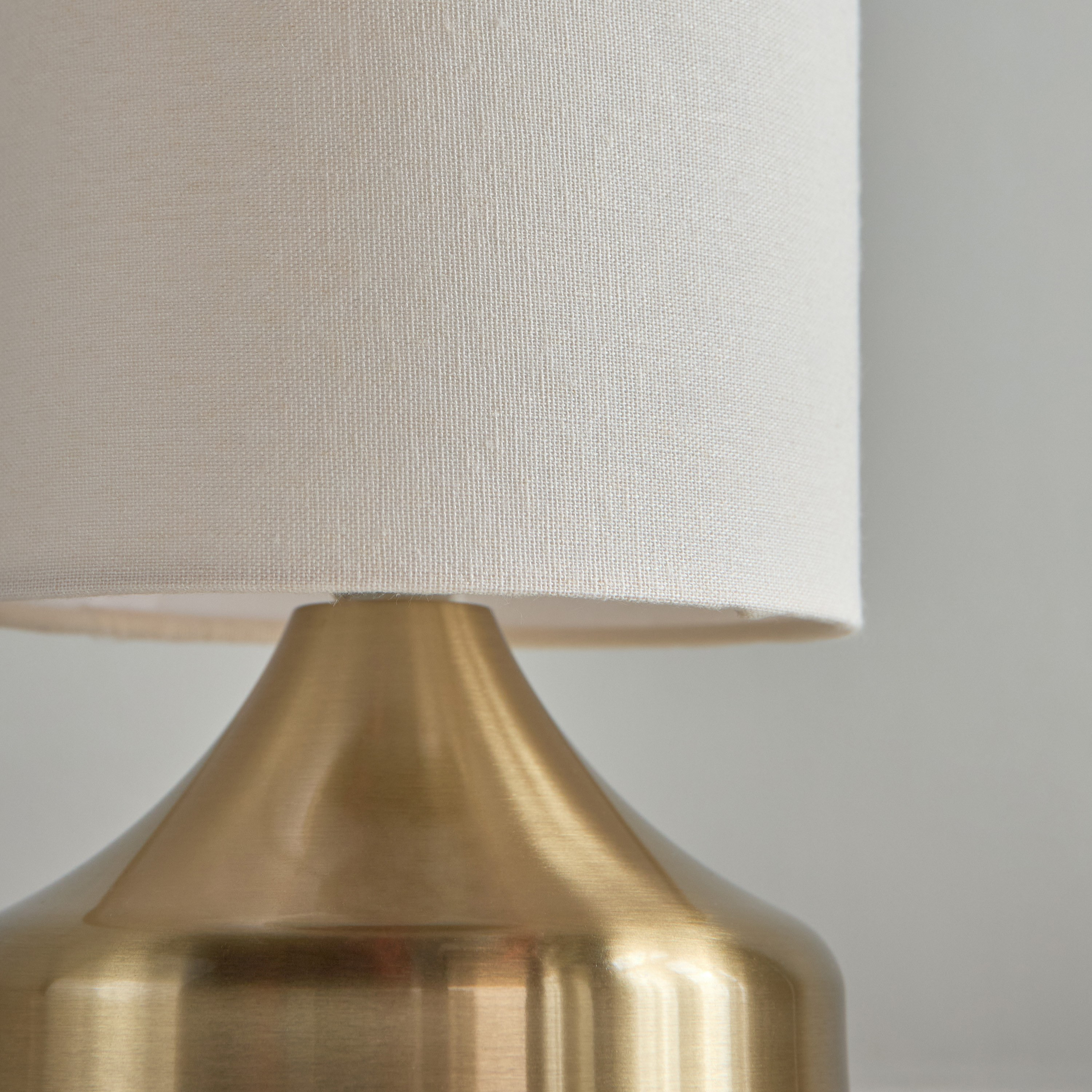 Huasi Metal Table Lamp - 26 cm-household-lighting-tableanddesklamps-image-3