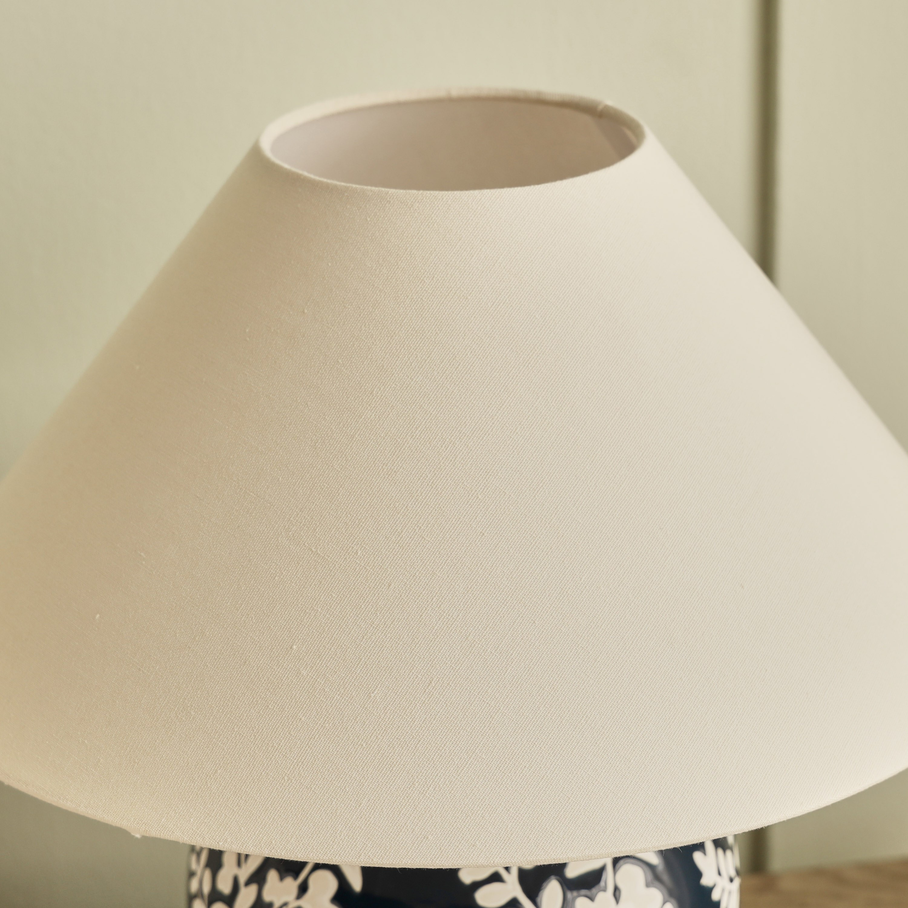 Millunu Ceramic Table Lamp - 41 cm-household-lighting-tableanddesklamps-image-4