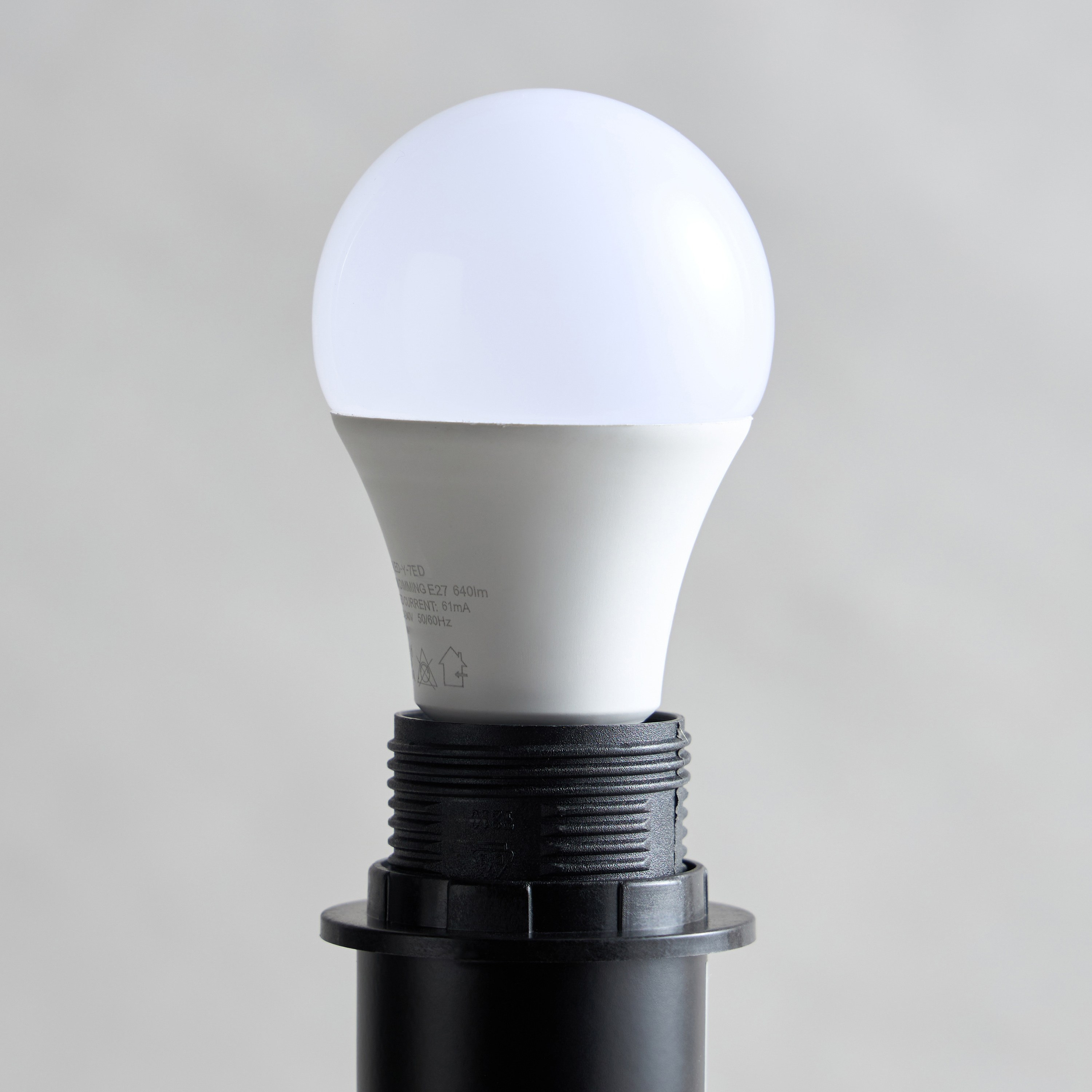 Oshtraco A60 LED Dimmable Bulb - 7 W E27 640 Lumen Warm White-household-lighting-bulbsandbatteries-bulbs-image-2