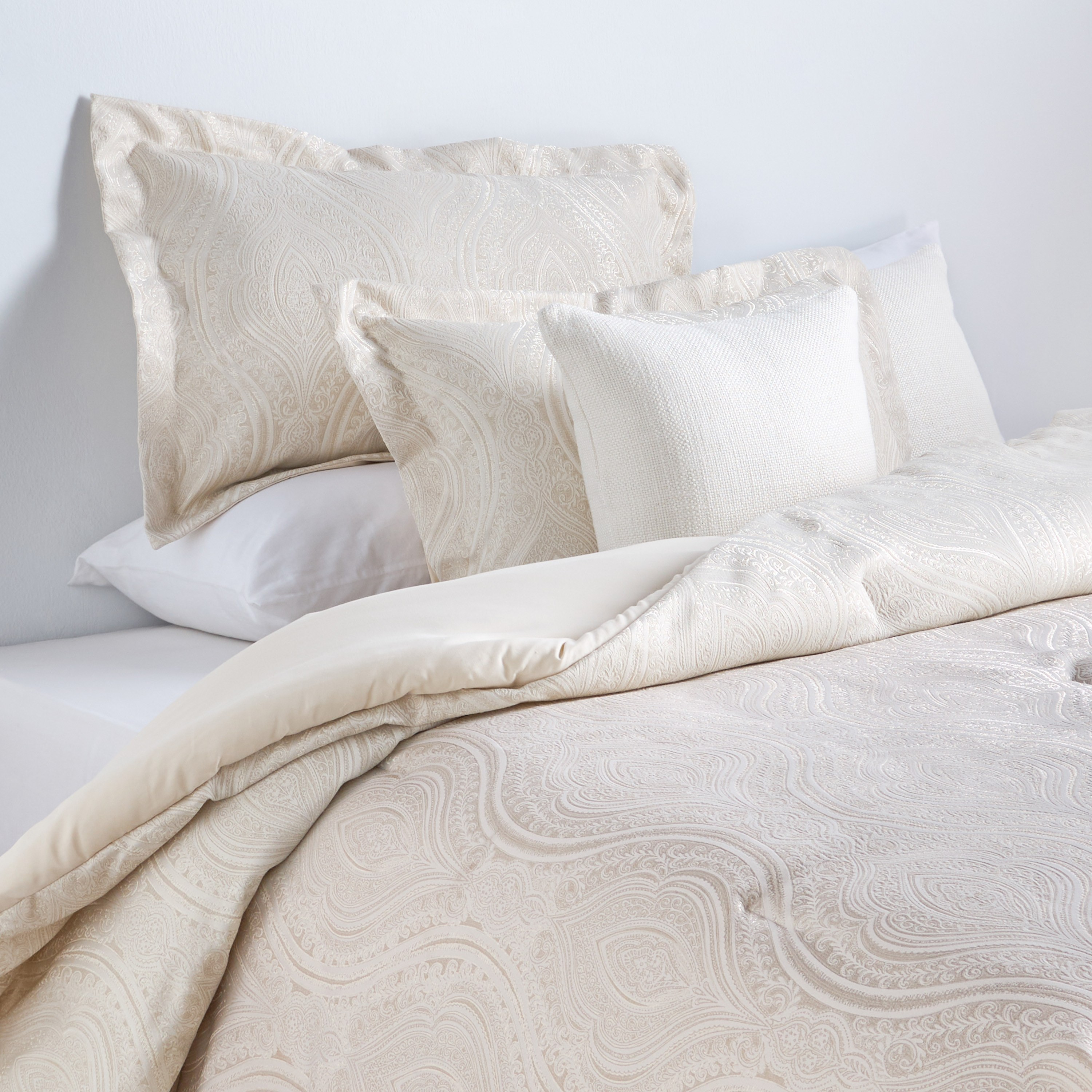 طقم لحاف سوبر كينج 5 قطع من الألياف الدقيقة بيزلي جاكار- أفالون - 240x260 سم-household-bedding-comfortersandbedspreads-comforters-image-1