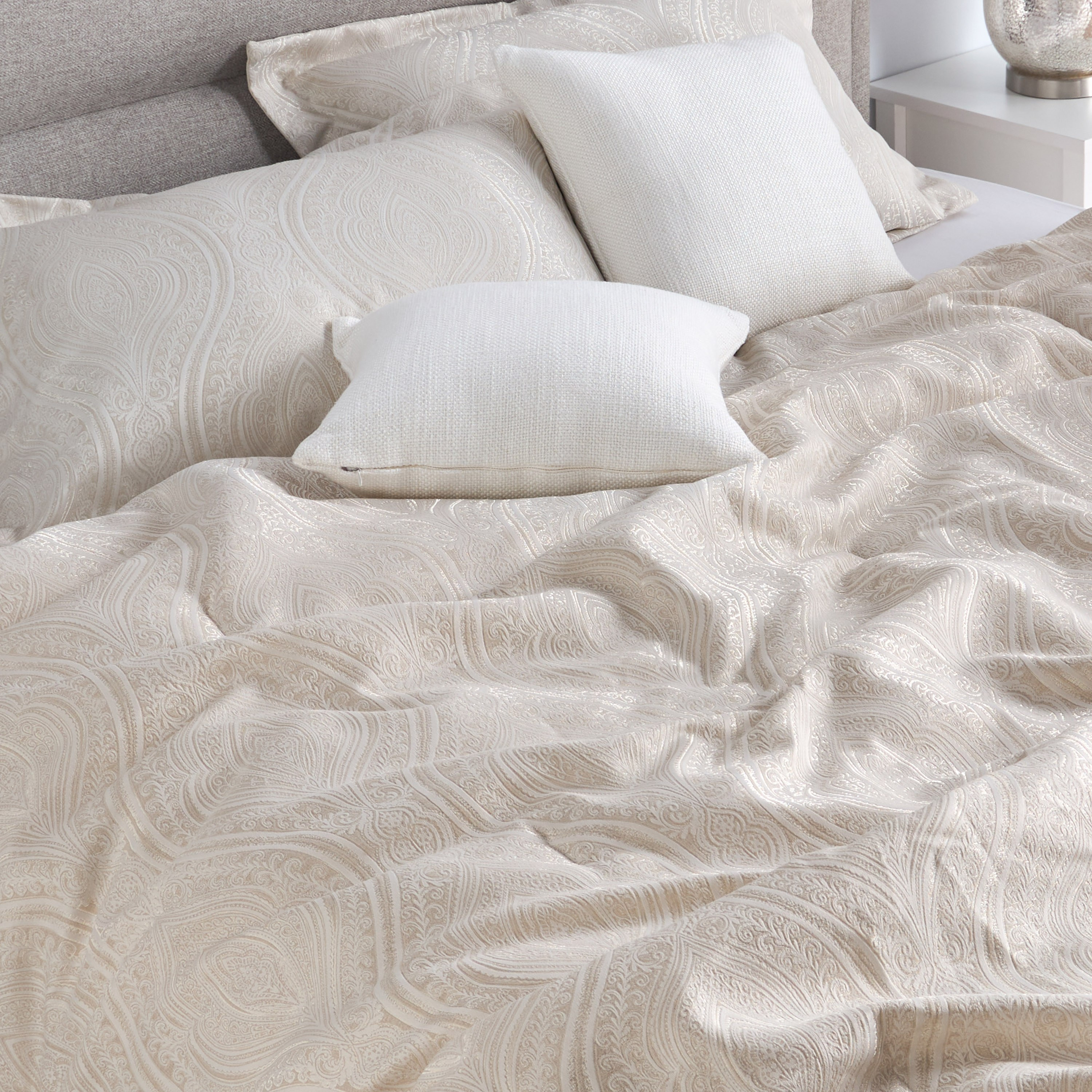 طقم لحاف سوبر كينج 5 قطع من الألياف الدقيقة بيزلي جاكار- أفالون - 240x260 سم-household-bedding-comfortersandbedspreads-comforters-image-5