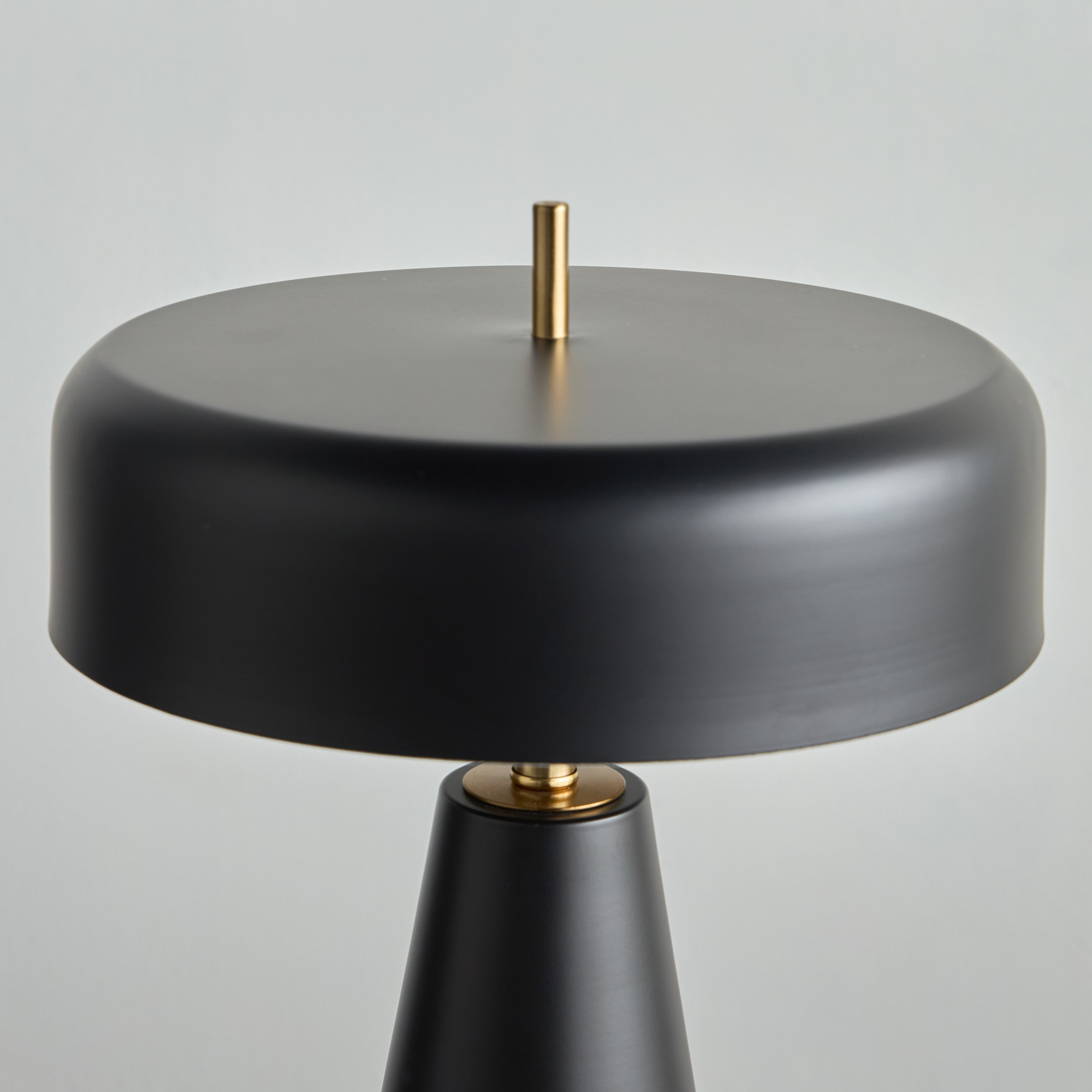 Phia Metal Table Lamp - 41 cm-household-lighting-tableanddesklamps-image-3