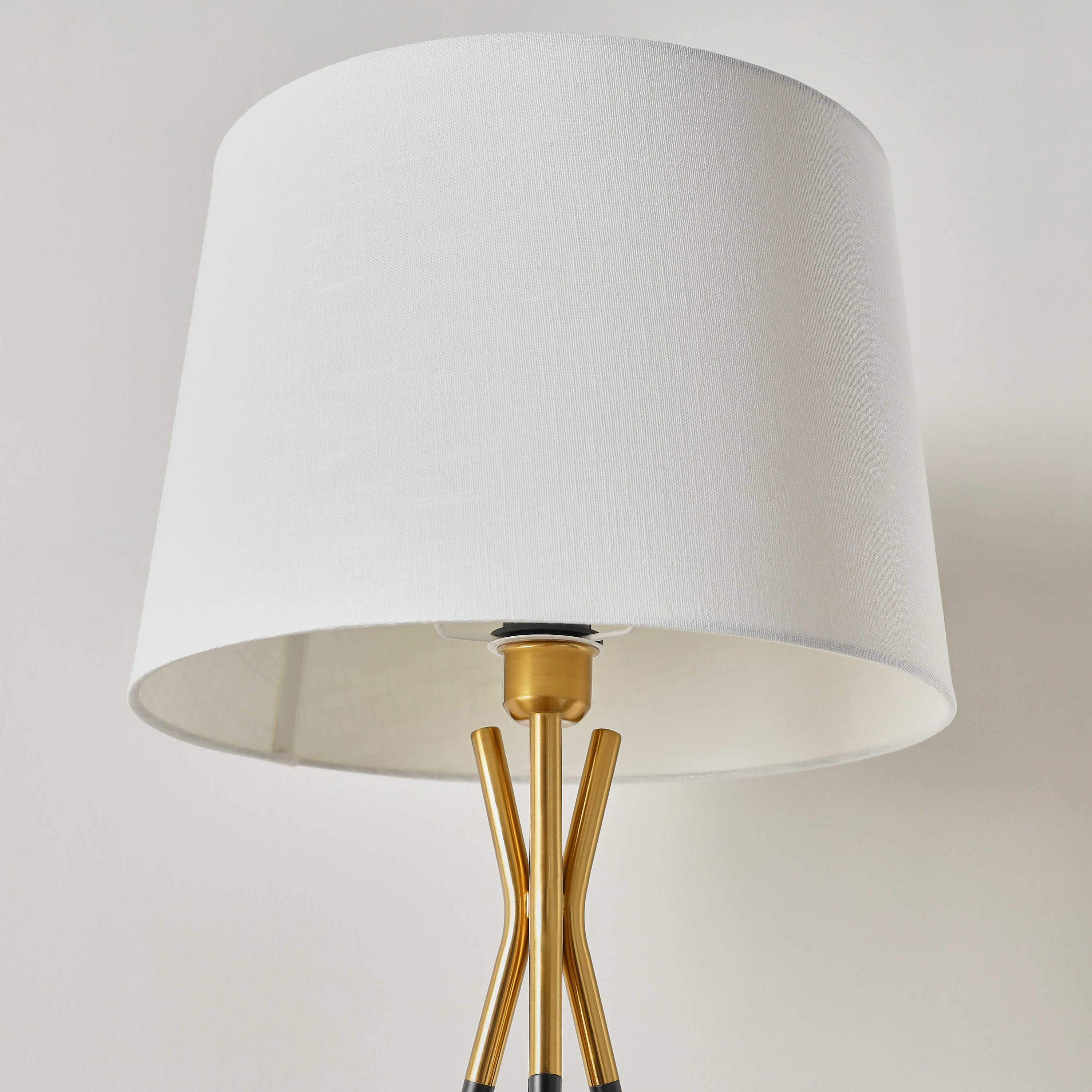 Lascar Metal Tripod Floor Lamp - 166 cm-household-lighting-floorlamps-image-3