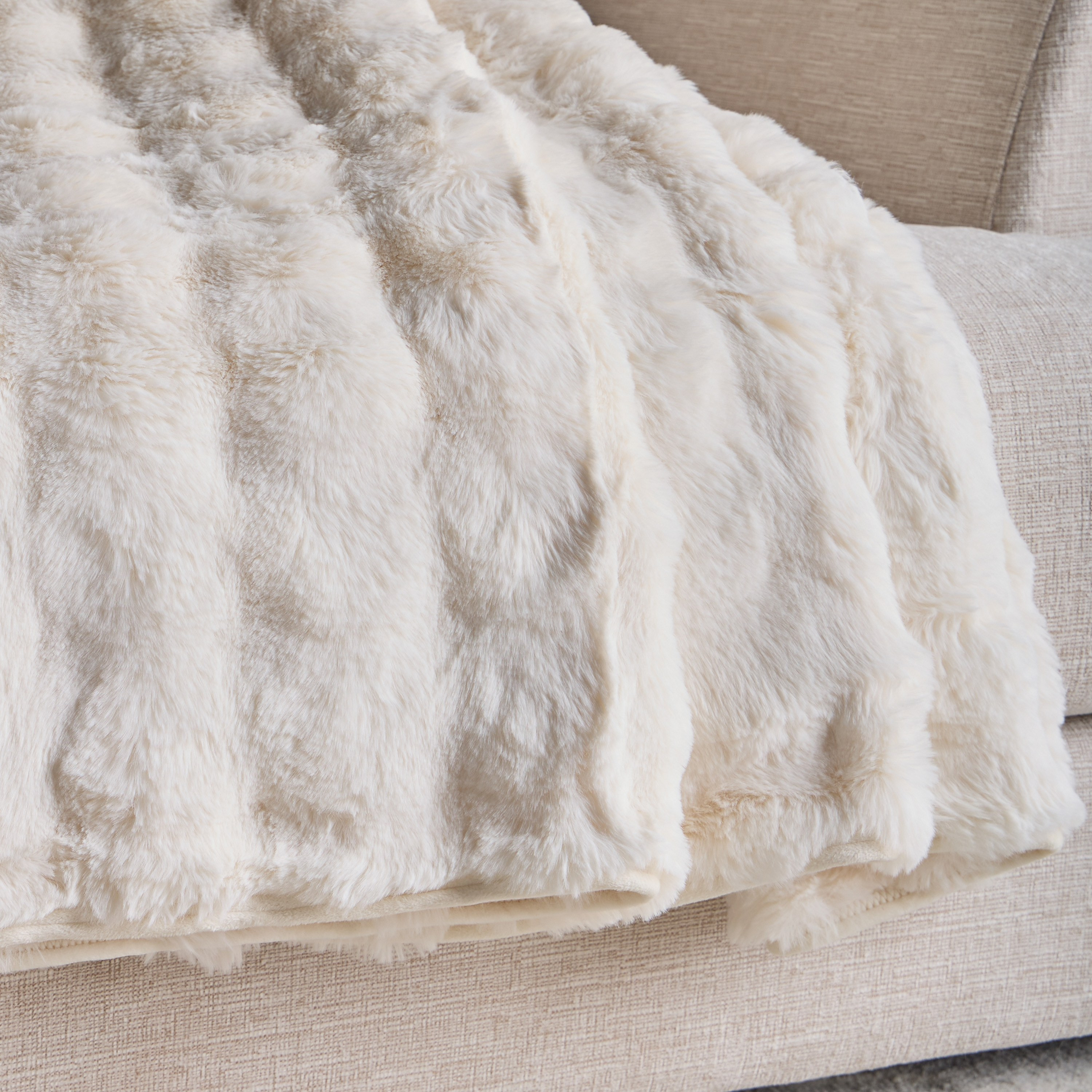 Kadence Rabbit Fur Blanket - 200x240 cm-household-cushionsandthrows-throwsandblankets-blankets-image-2