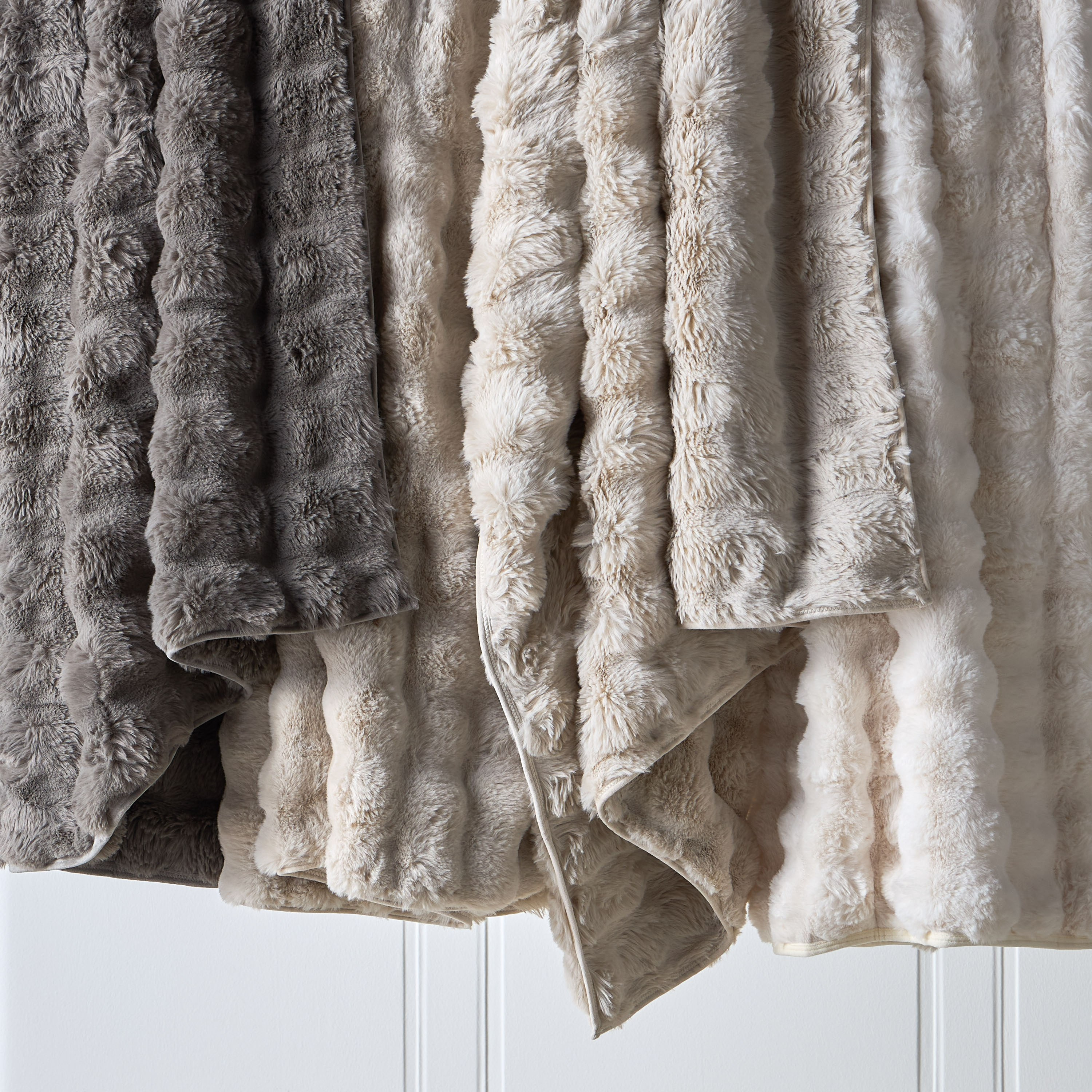Kadence Rabbit Fur Blanket - 150x200 cm-household-cushionsandthrows-throwsandblankets-blankets-image-4