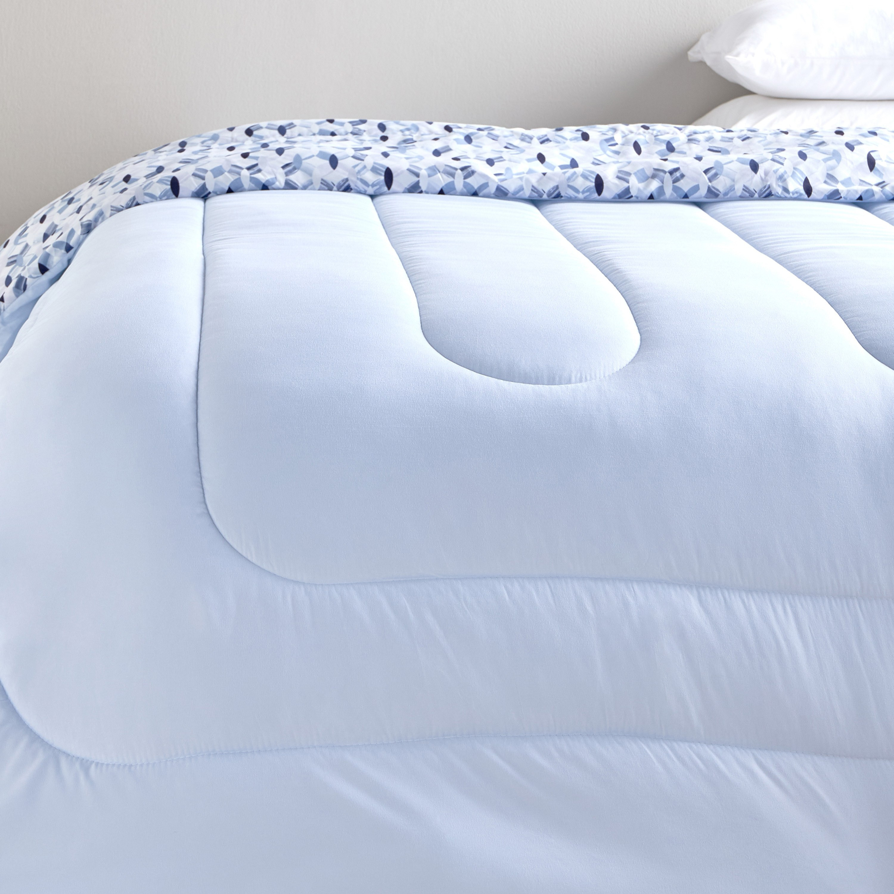 Clark Circular Reversible King Comforter - 220x230 cm-household-bedding-comfortersandbedspreads-comforters-image-2