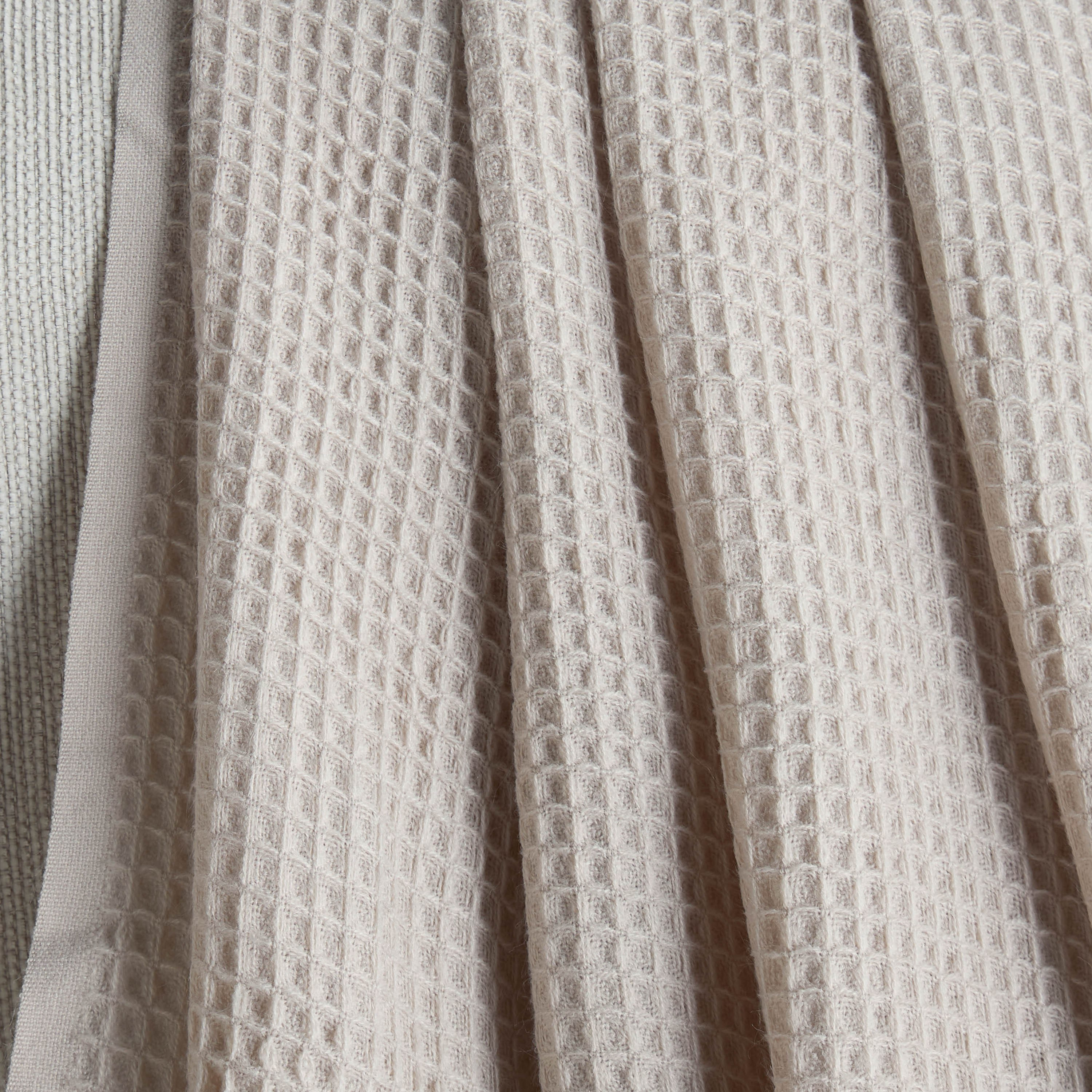 بطانية خفيفة أكريليك - لوفي- 130x170 سم-household-bedding-blankets-image-2