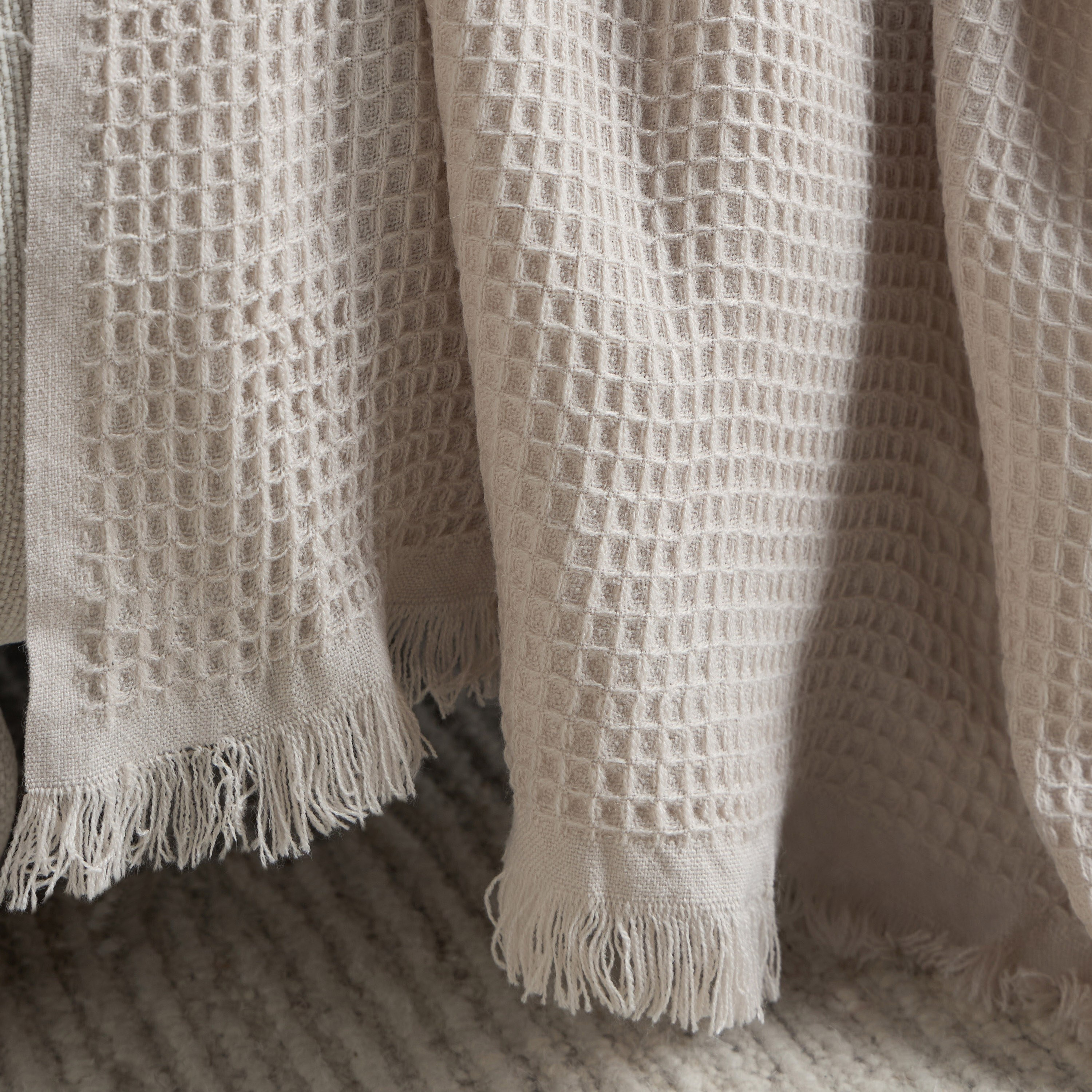 بطانية خفيفة أكريليك - لوفي- 130x170 سم-household-bedding-blankets-image-3