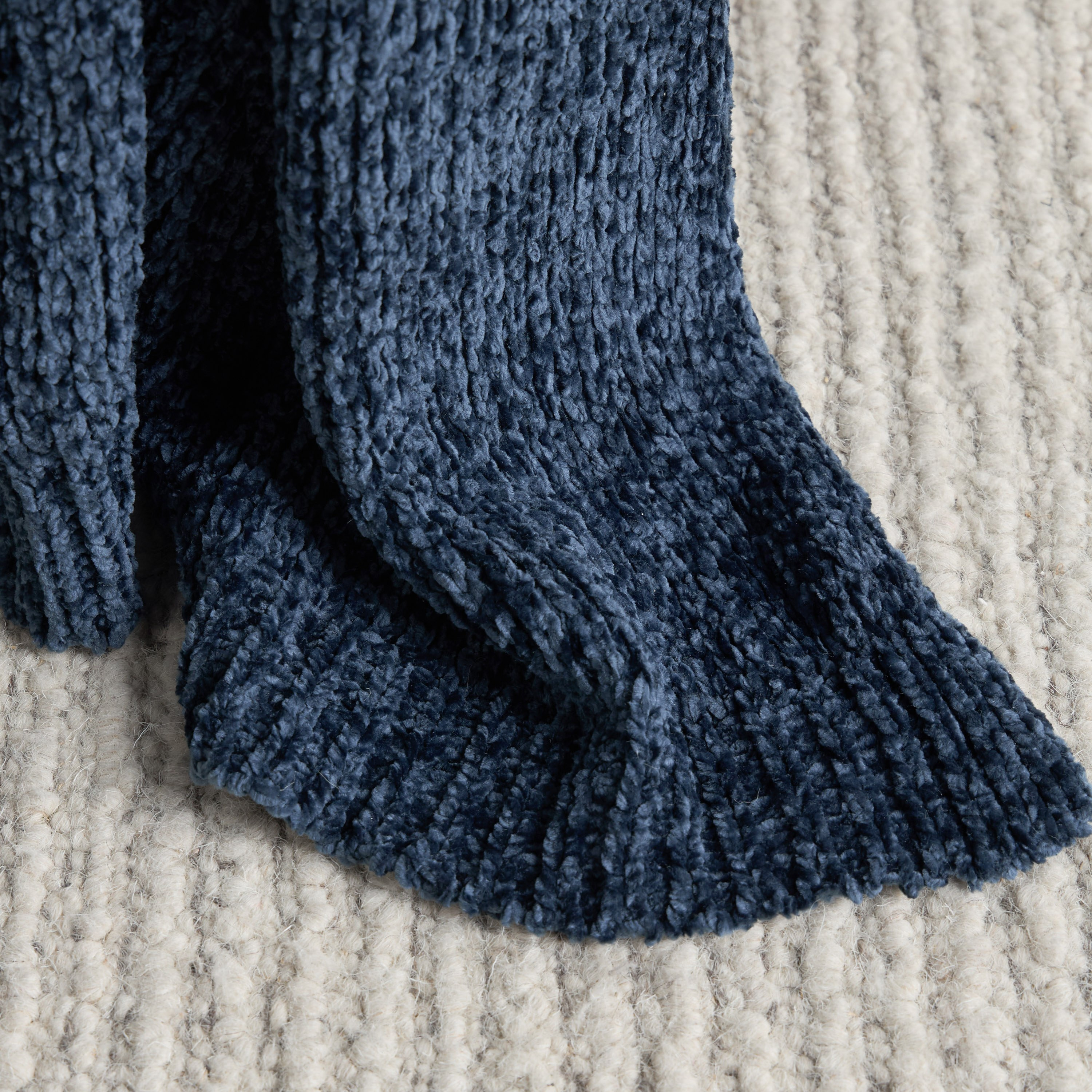 Primo Chenille Throw - 130x170 cm-household-cushionsandthrows-throwsandblankets-throws-image-3