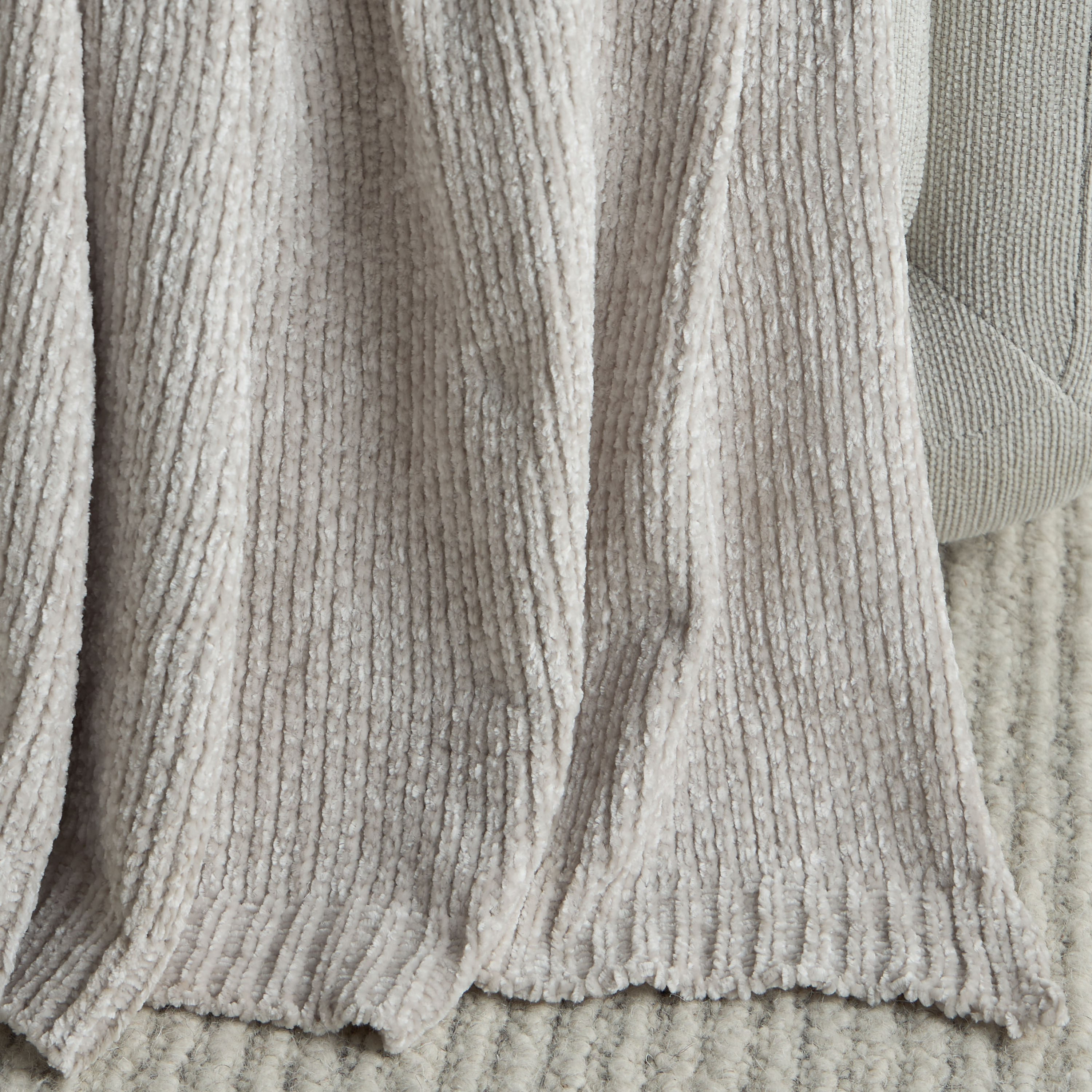 Primo Chenille Throw - 130x170 cm-household-cushionsandthrows-throwsandblankets-throws-image-3